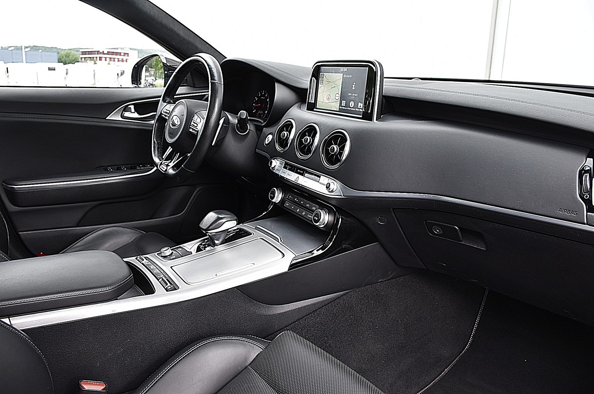 KIA Stinger 3.3 T-GDi GT Automat AWD-image-10