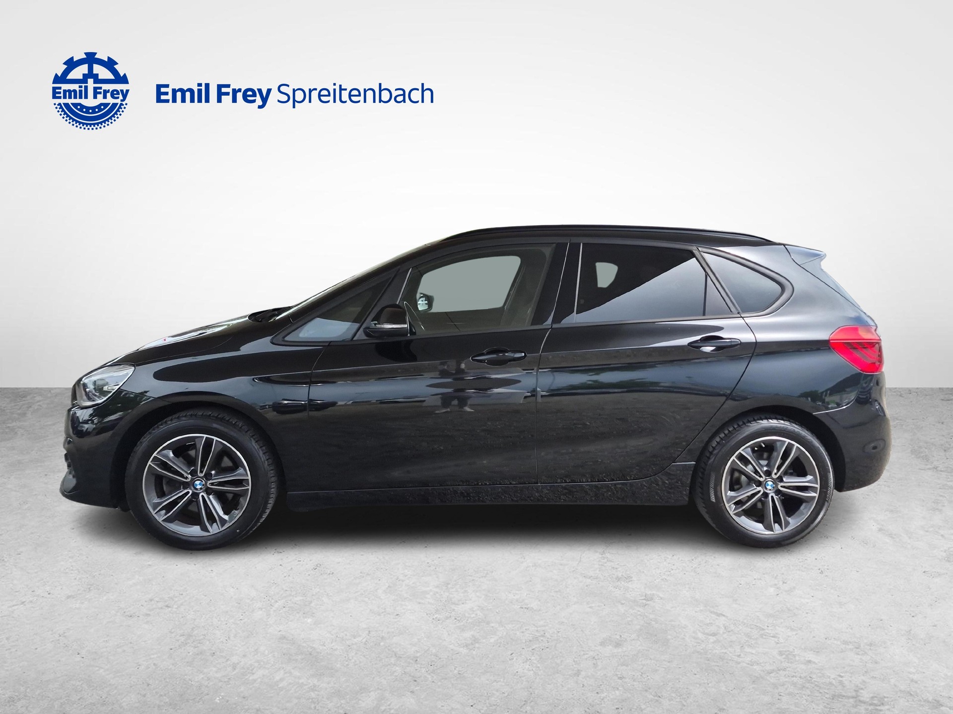 BMW 218d xDrive Active Tourer-showroom-element-1