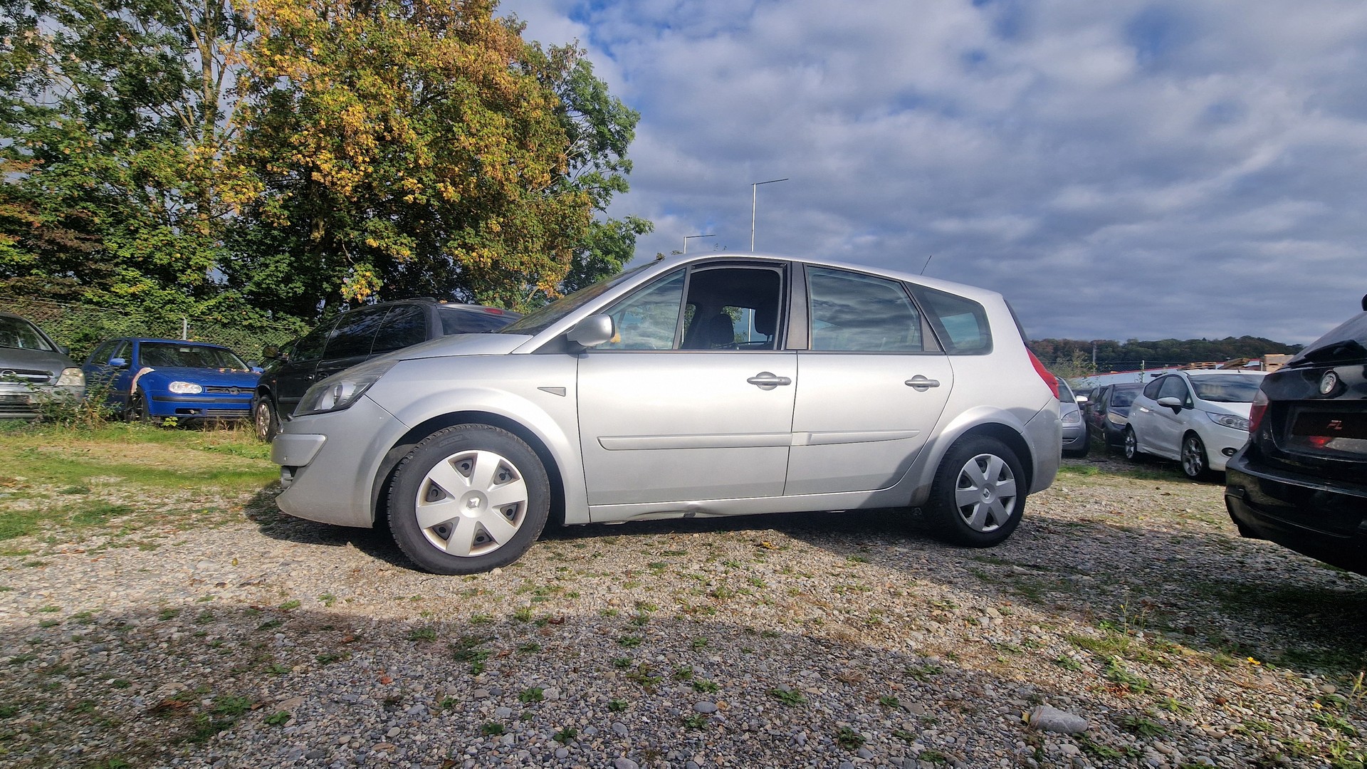 RENAULT Grand Scénic 2.0 16V Turbo Privilège-image-3