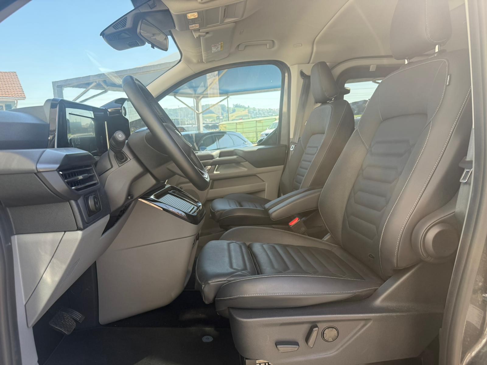 FORD Tourneo Bus 320 L1H1 TitaniumX Automat-image-10