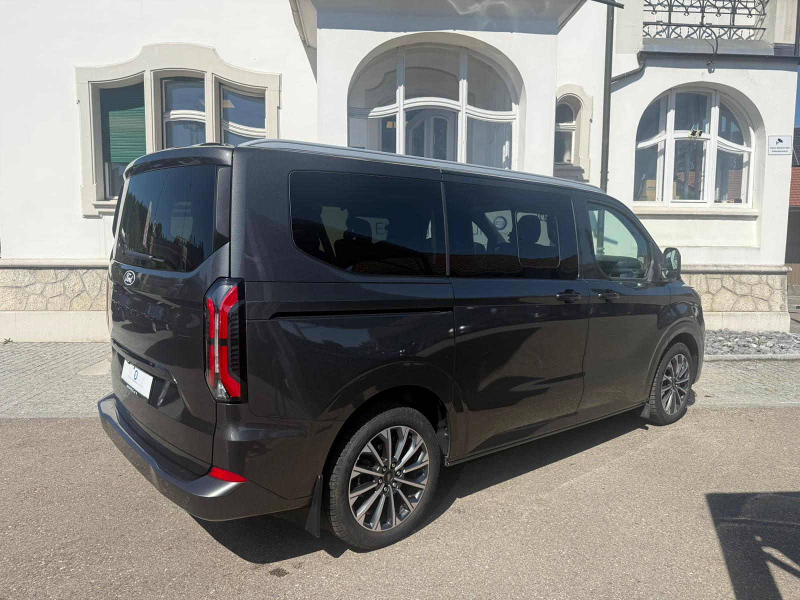 FORD Tourneo Bus 320 L1H1 TitaniumX Automat-showroom-element-3