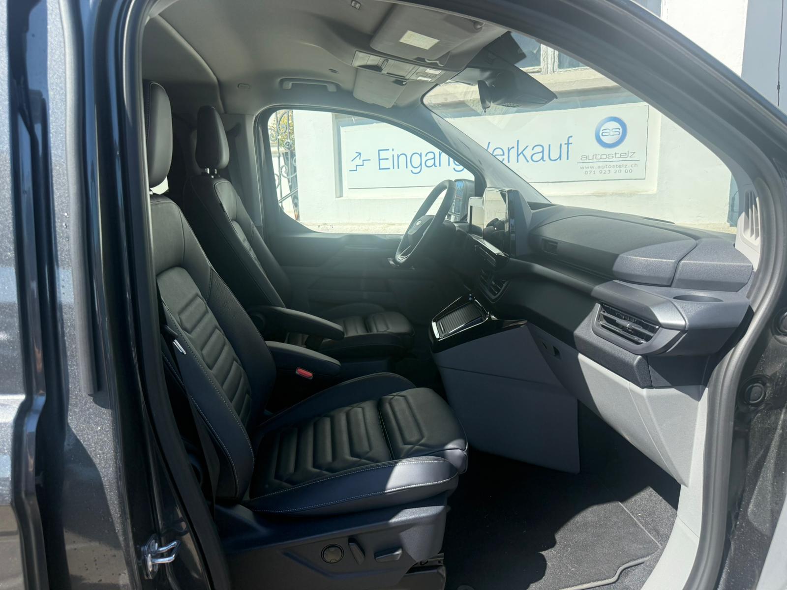 FORD Tourneo Bus 320 L1H1 TitaniumX Automat-image-11