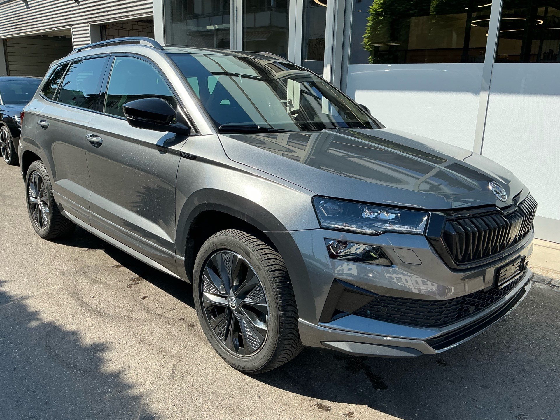 SKODA Karoq Sportline 4x4 *** PANORAMADACH ***-showroom-element-2