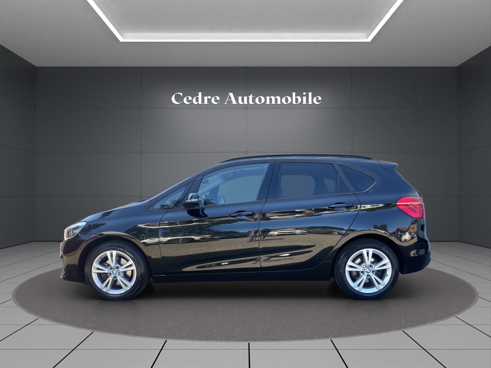 BMW 218d xDrive Active Tourer Steptronic Sport Line-showroom-element-3