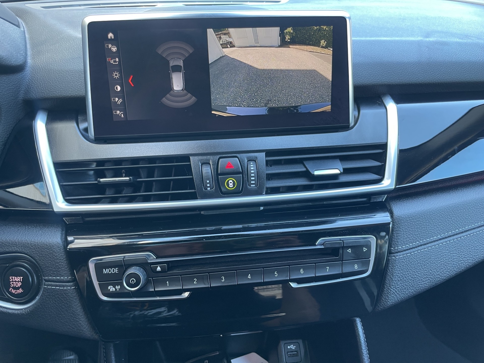 BMW 218d xDrive Active Tourer Steptronic Sport Line-image-11
