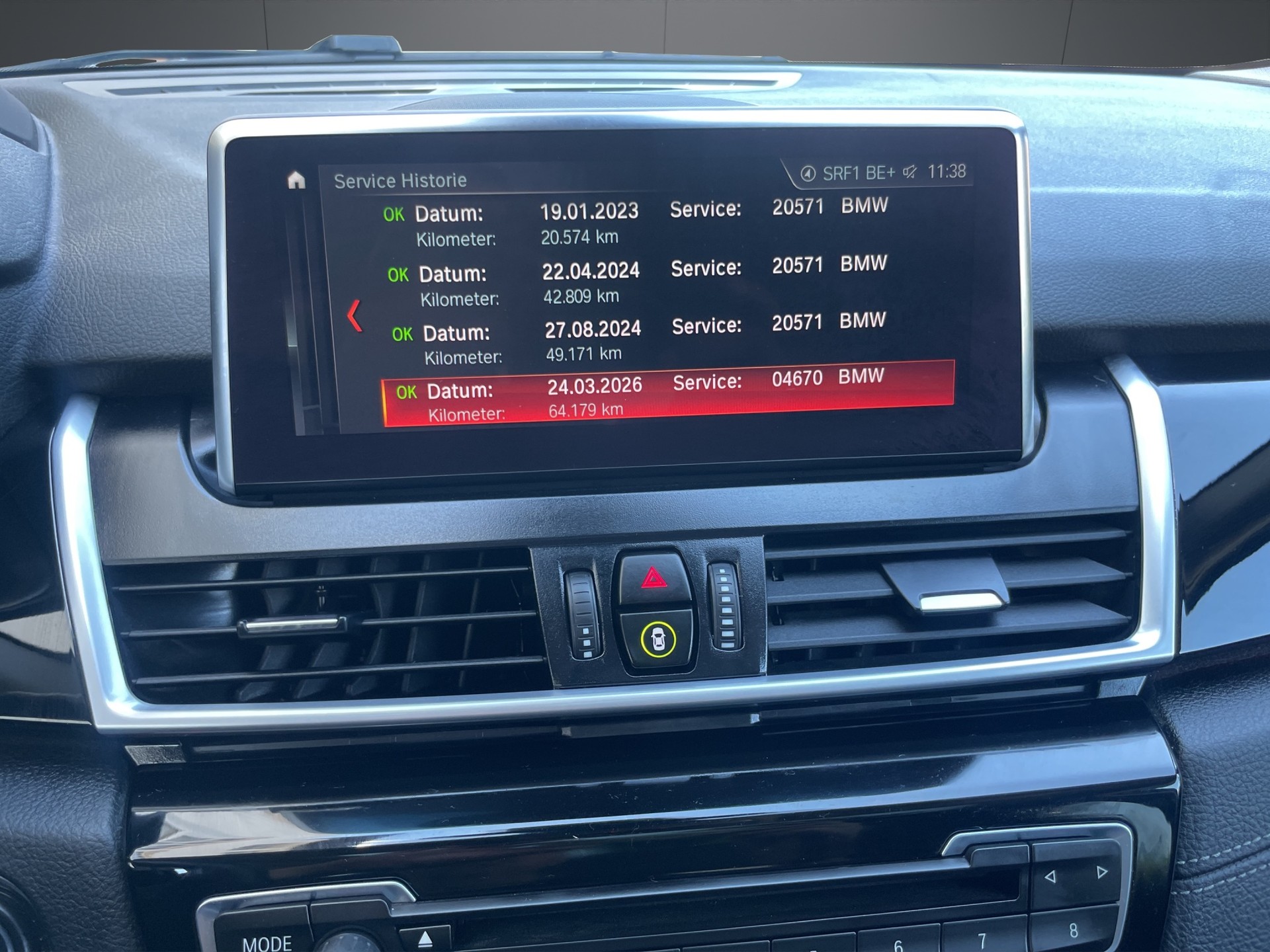 BMW 218d xDrive Active Tourer Steptronic Sport Line-image-12