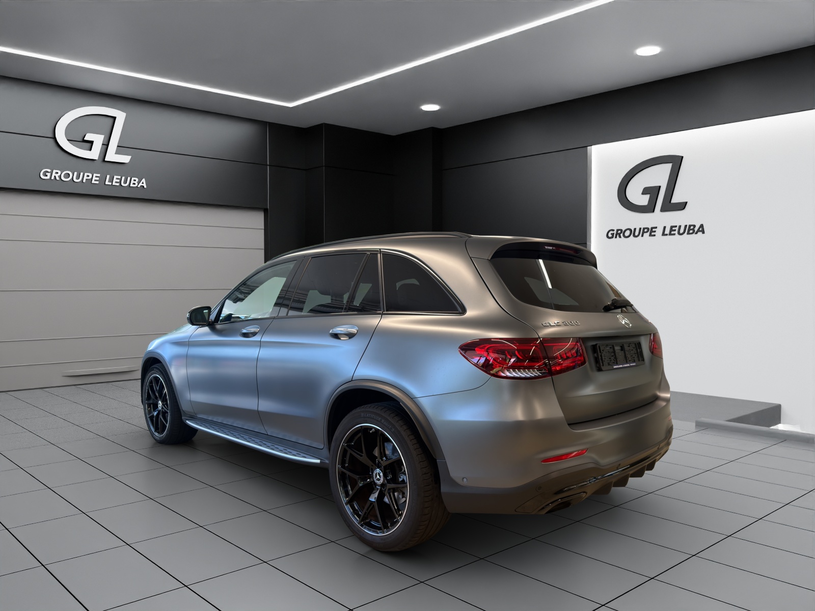 MERCEDES-BENZ GLC 300 AMG Line 4Matic-showroom-element-3