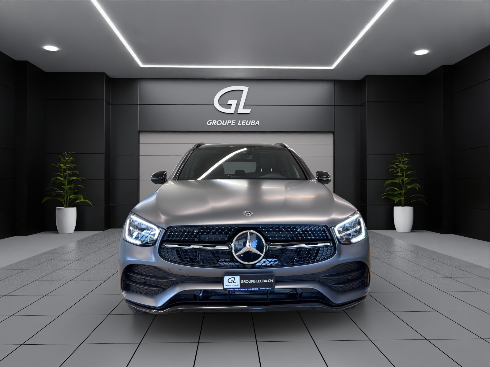MERCEDES-BENZ GLC 300 AMG Line 4Matic-showroom-element-1