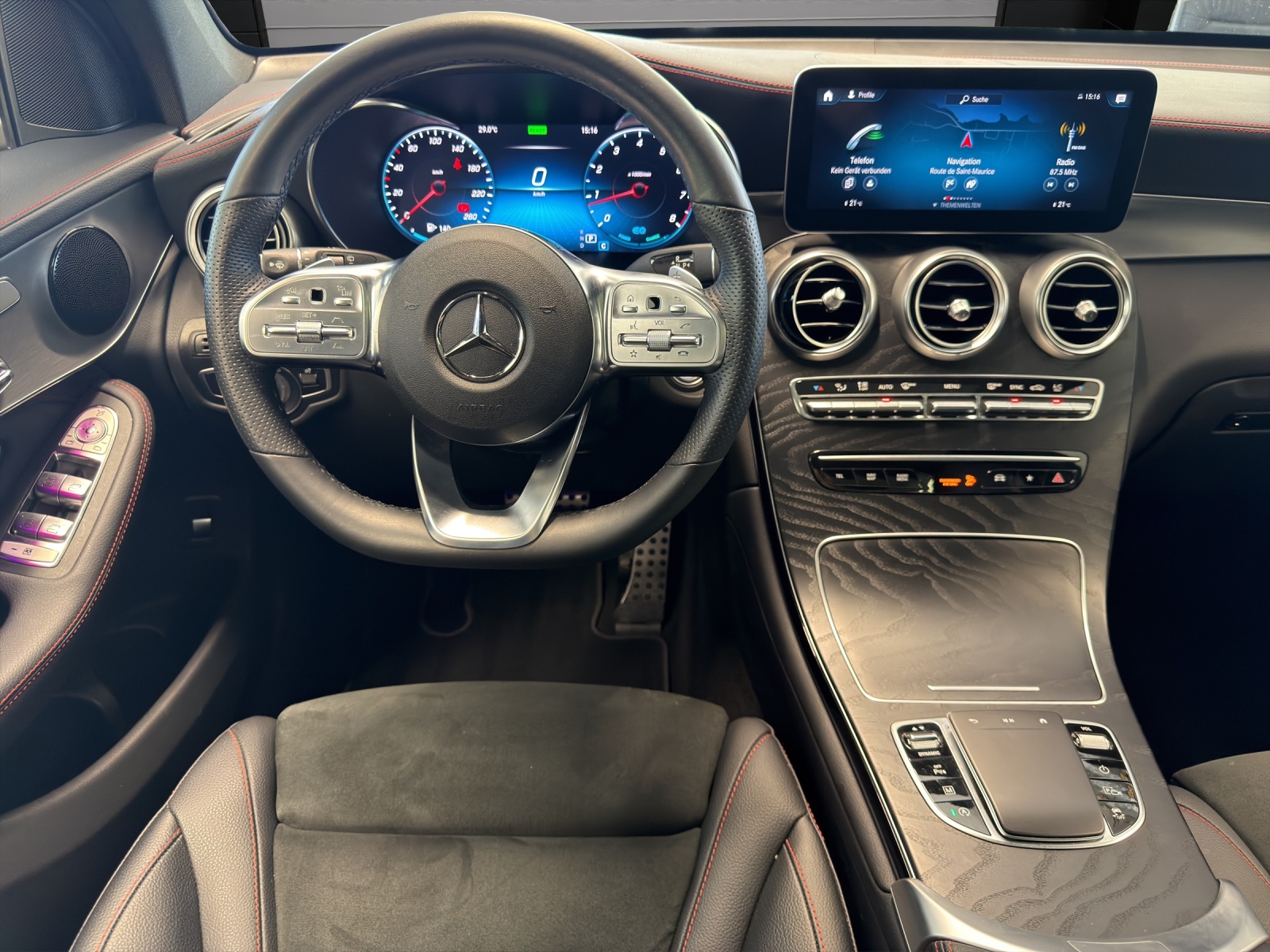MERCEDES-BENZ GLC 300 AMG Line 4Matic-image-7