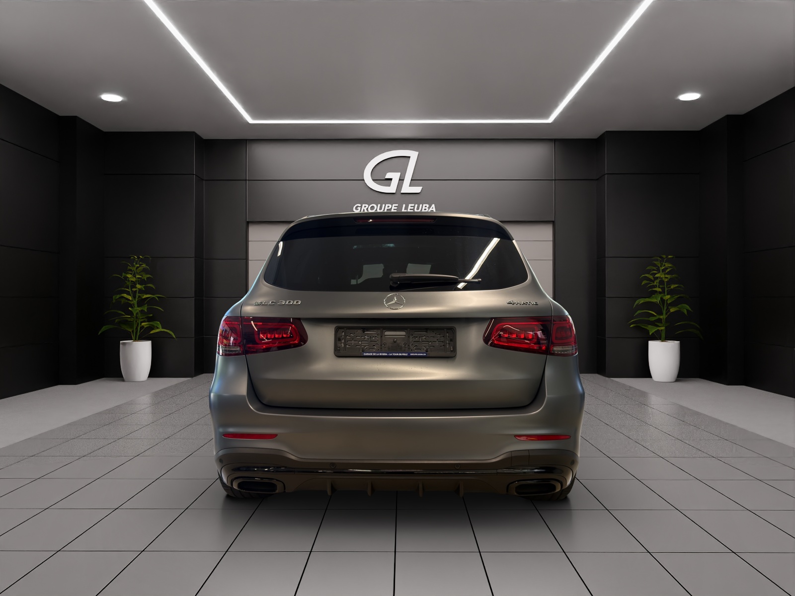 MERCEDES-BENZ GLC 300 AMG Line 4Matic-image-4