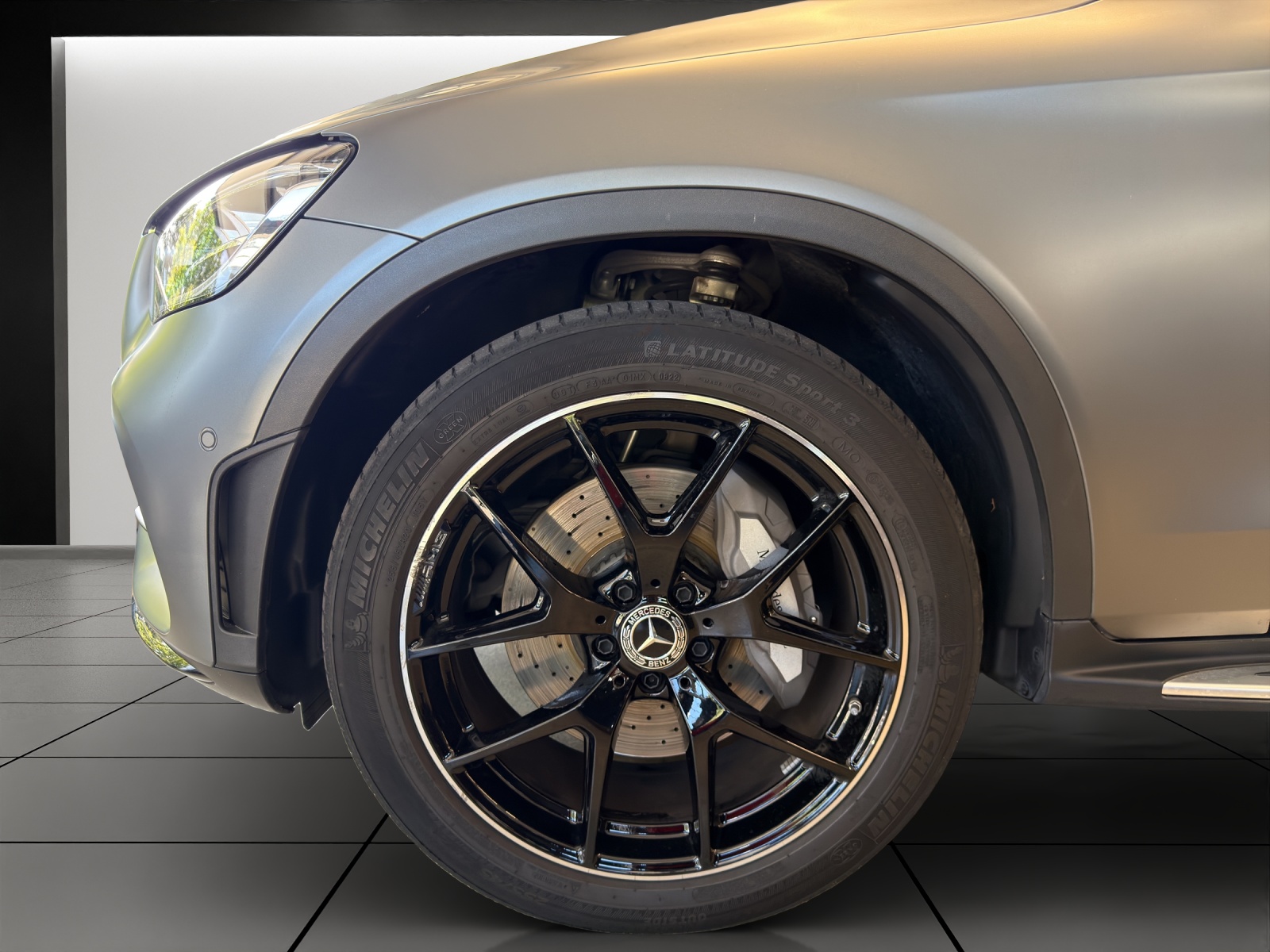 MERCEDES-BENZ GLC 300 AMG Line 4Matic-image-5