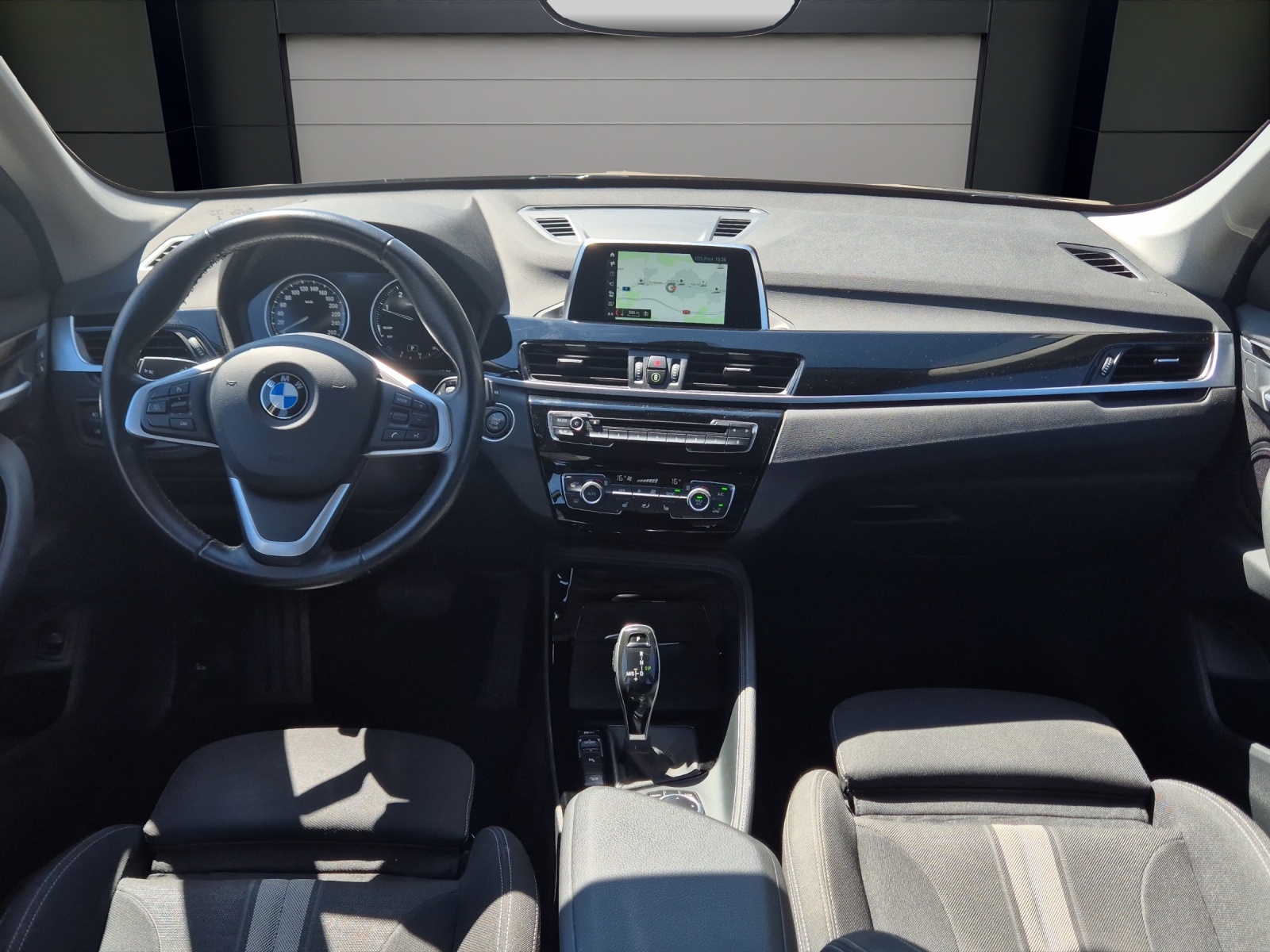 BMW X1 xDrive 18d Steptronic-image-5