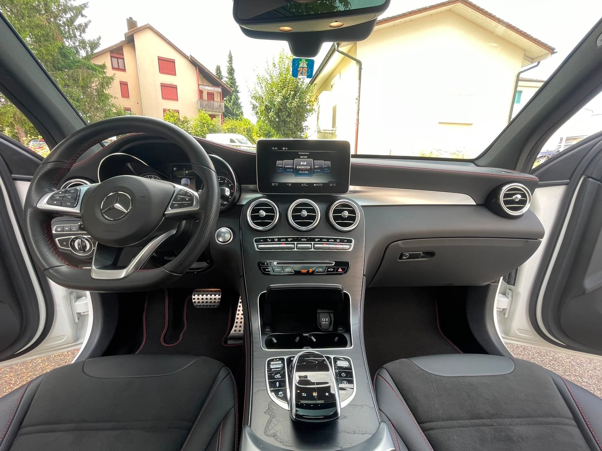 MERCEDES-BENZ GLC 43 AMG 4MATIC 9G-TRONIC | Panorama | Burmester | Fahrassistenz-image-7