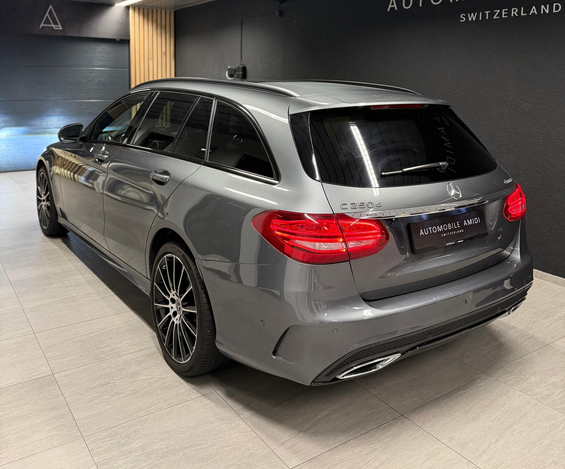 MERCEDES-BENZ C 250 d AMG Line 4Matic 9G-Tronic-showroom-element-2