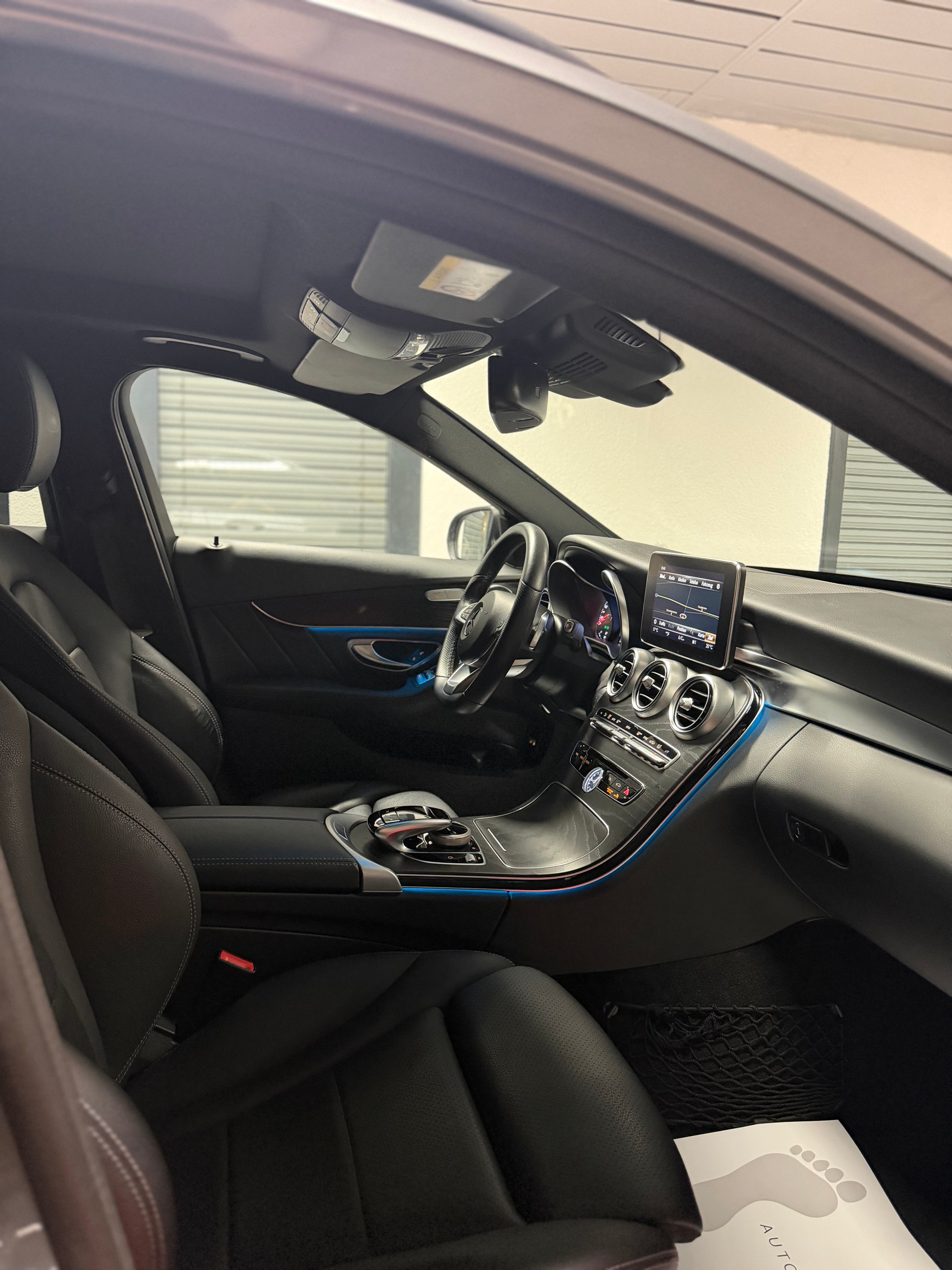 MERCEDES-BENZ C 250 d AMG Line 4Matic 9G-Tronic-image-10