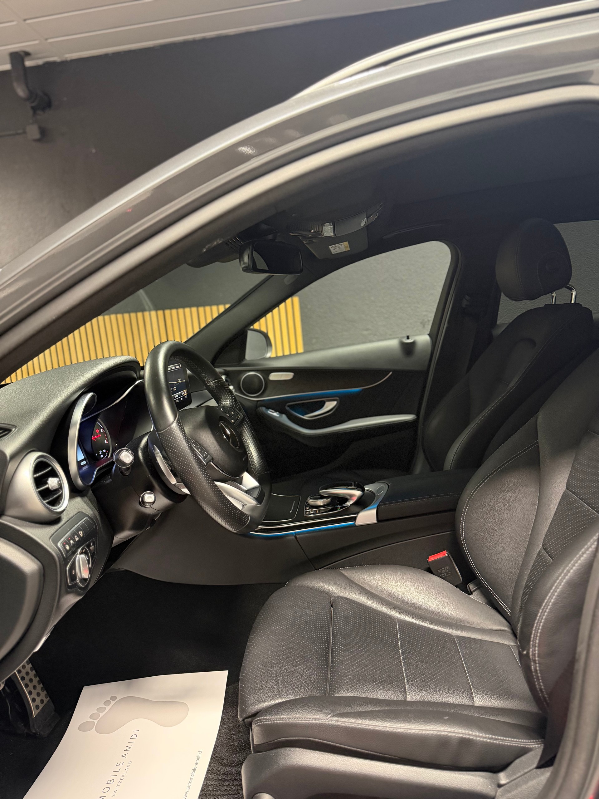 MERCEDES-BENZ C 250 d AMG Line 4Matic 9G-Tronic-image-9