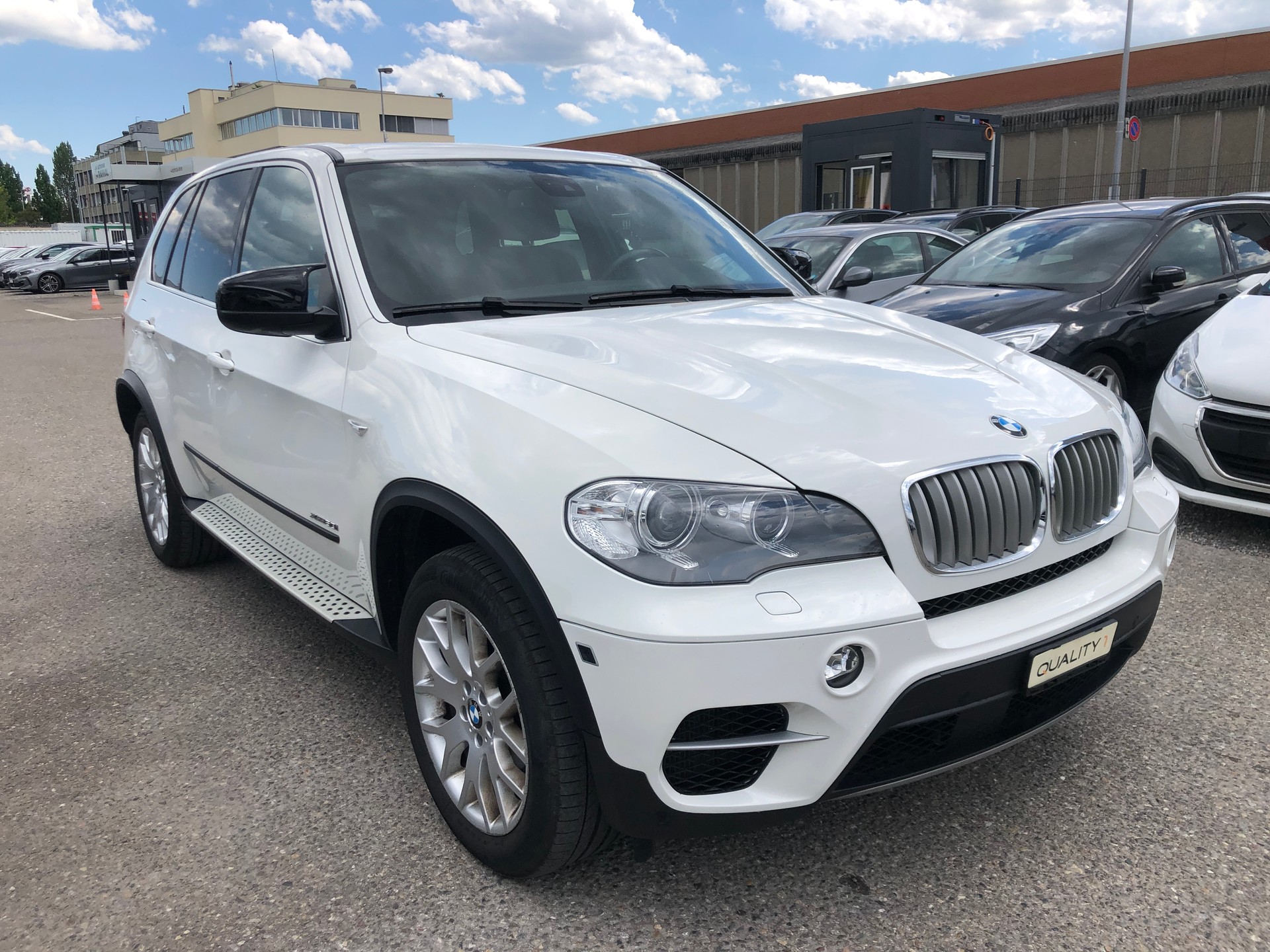 BMW X5 xDrive 50i Steptronic-showroom-element-2