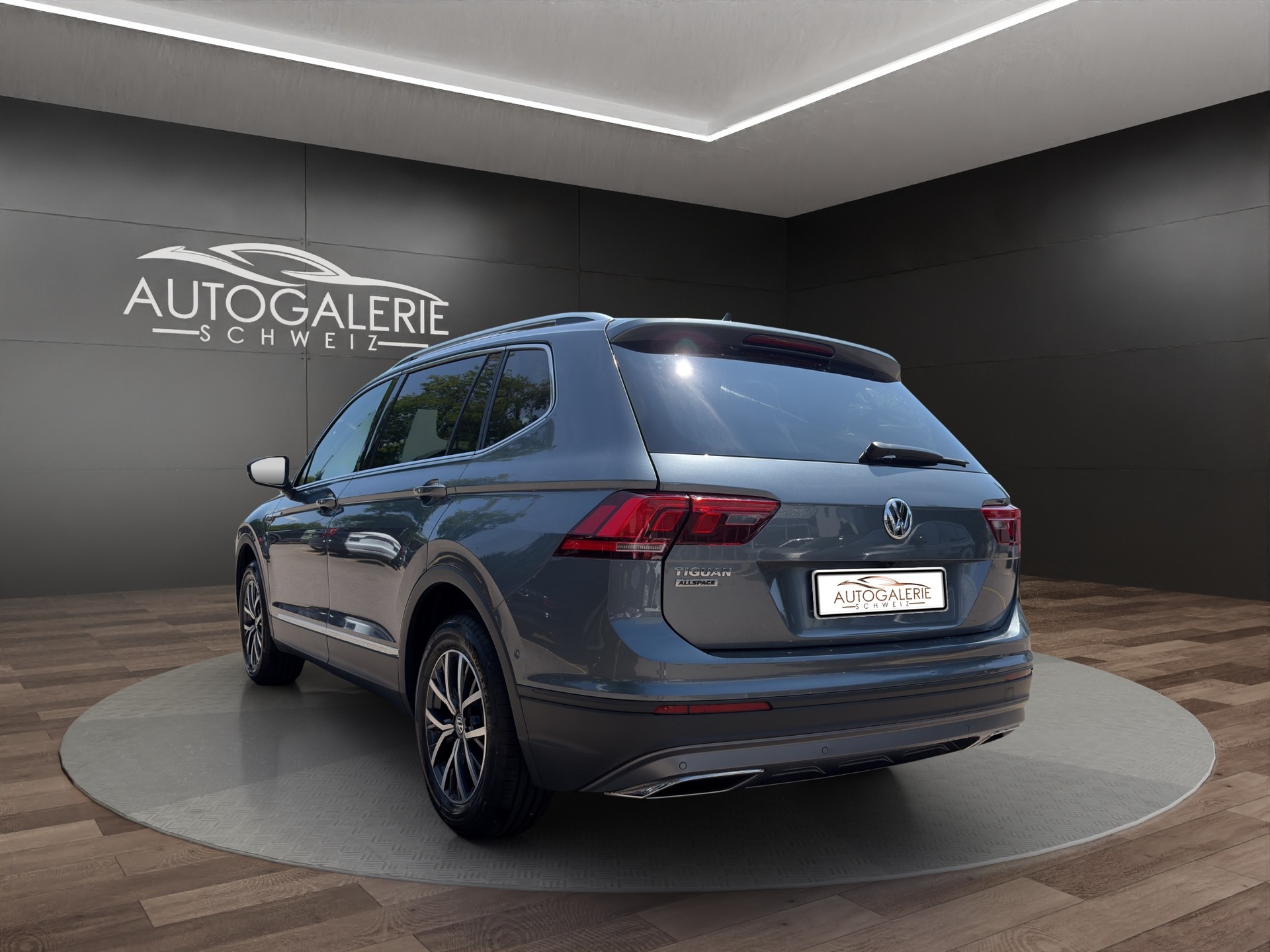 VW Tiguan Allspace 1.5TSI EVO Comfortline DSG | CH | Panorama | Leder Vienna | 7 Sitzer | -showroom-element-2
