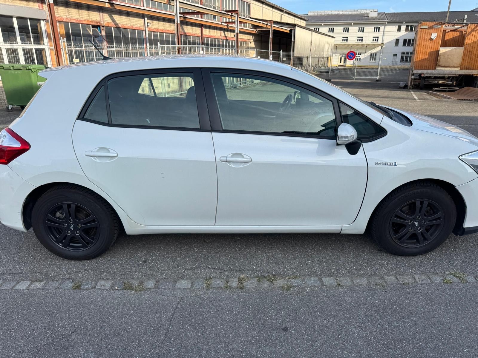 TOYOTA Auris 1.8 16V HSD Linea Luna-image-4