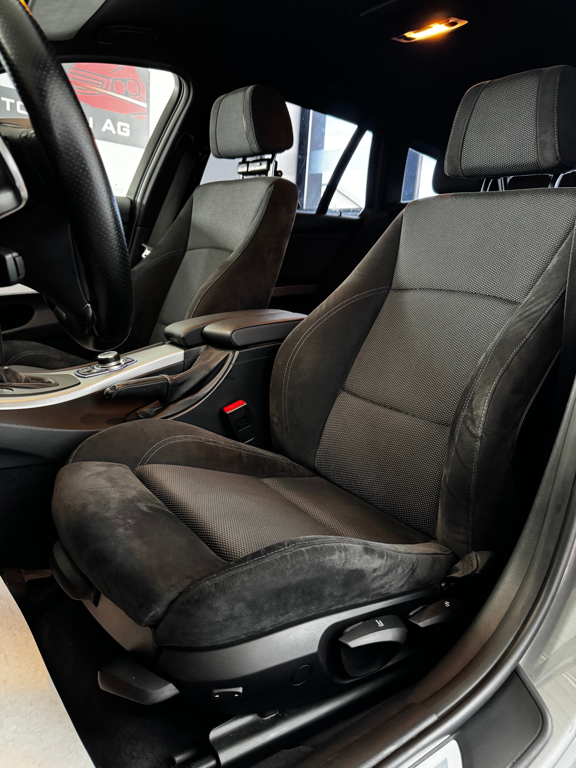 BMW 330d xDrive Touring Steptronic-image-17