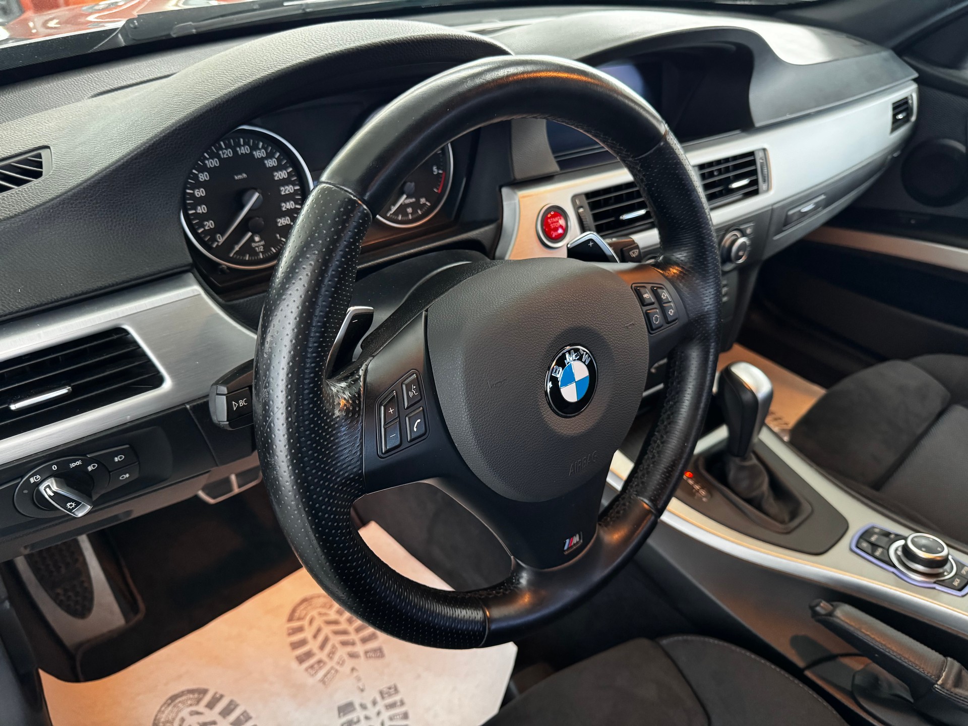 BMW 330d xDrive Touring Steptronic-image-15