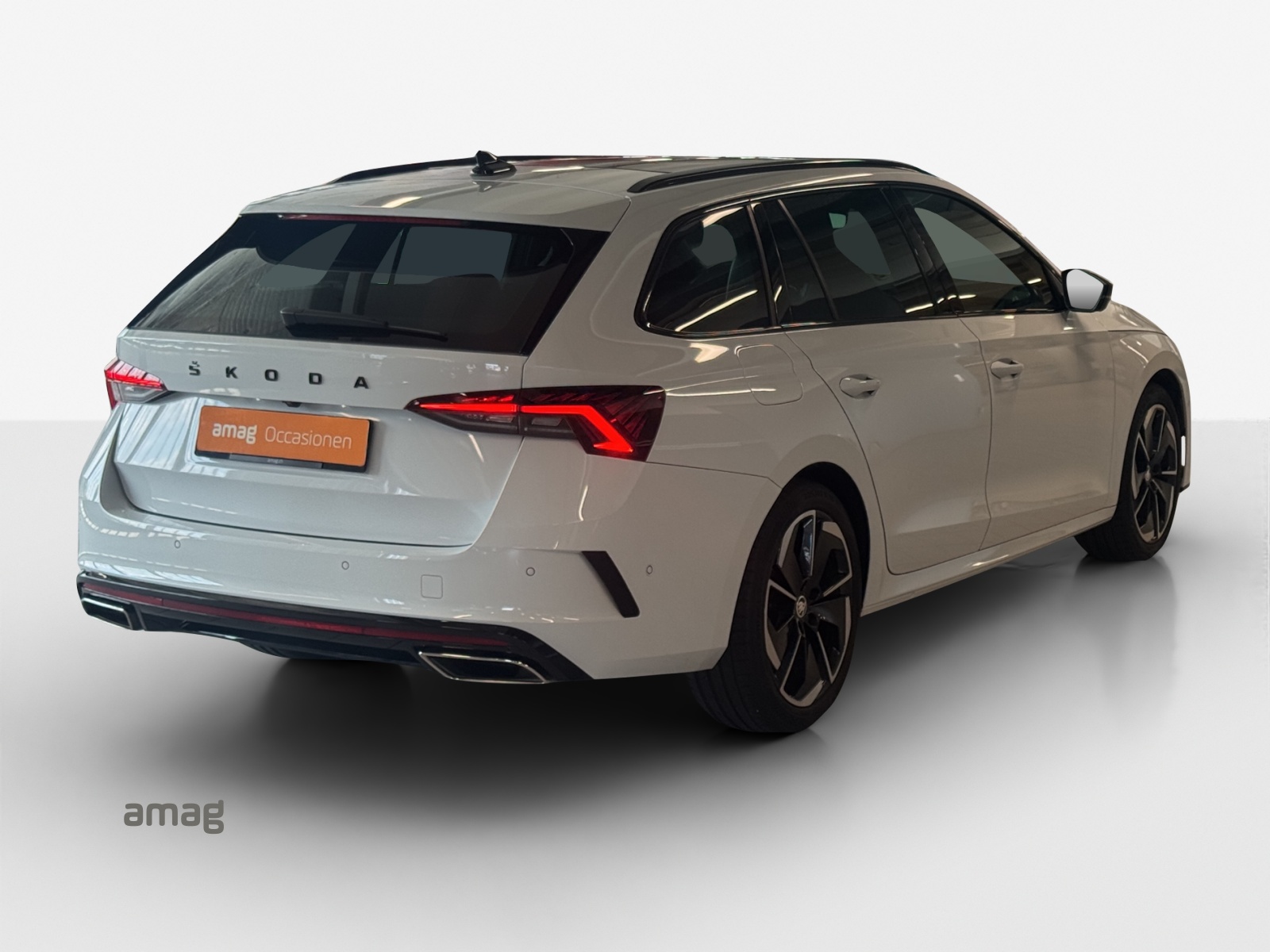 SKODA Octavia Combi 2.0 TDI DSG RS 4x4-image-4