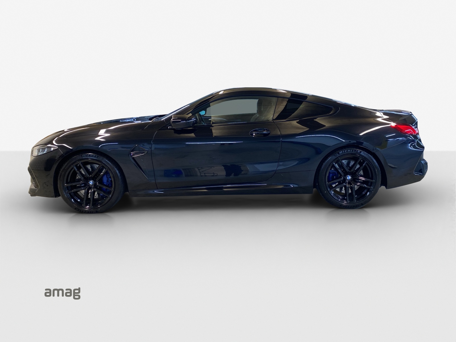 BMW M8 xDrive Steptronic M Competition-showroom-element-1