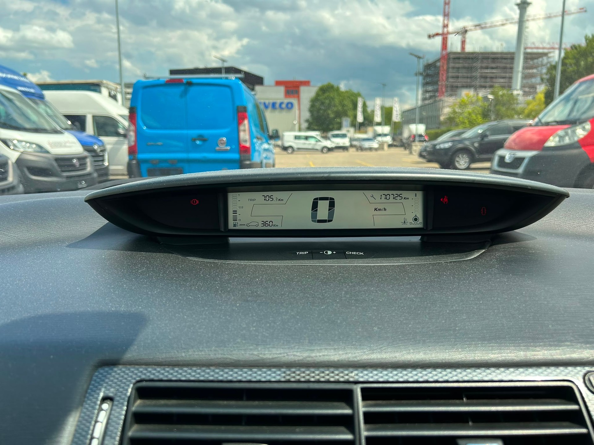 CITROEN C4 Coupé 1.6i 16V VTR-image-10