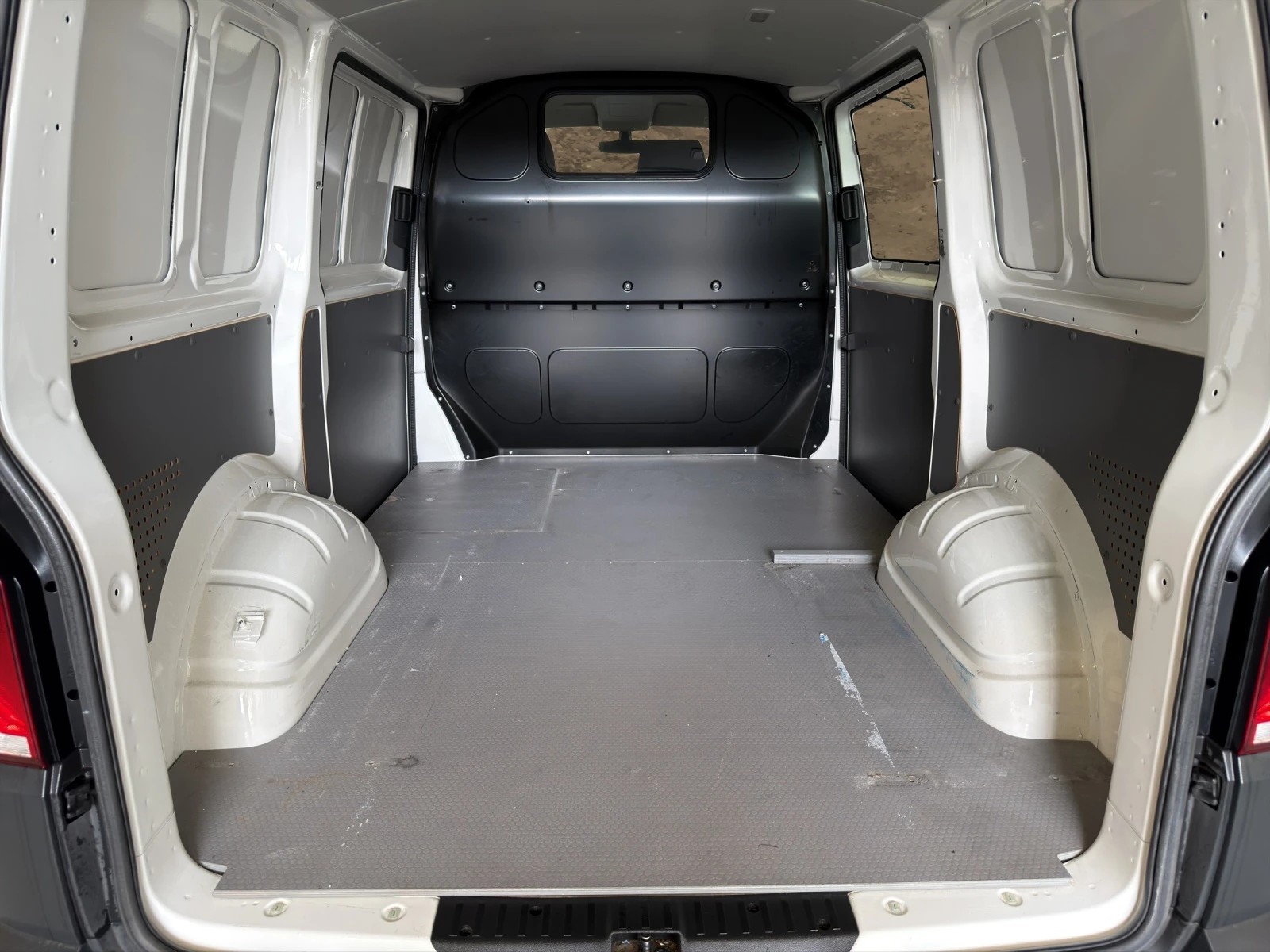 VW T6 2.0 TDI 4Motion DSG-image-4