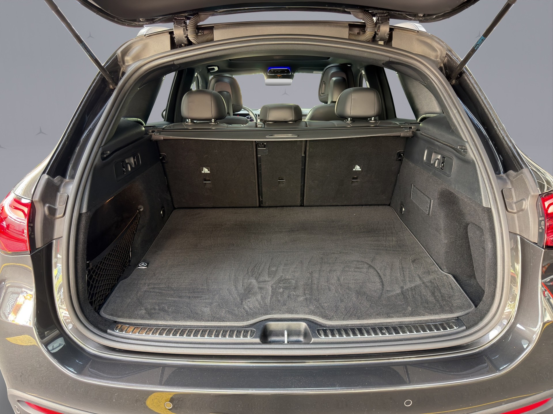 MERCEDES-BENZ GLC 220 d AMG Line 4matic-image-18