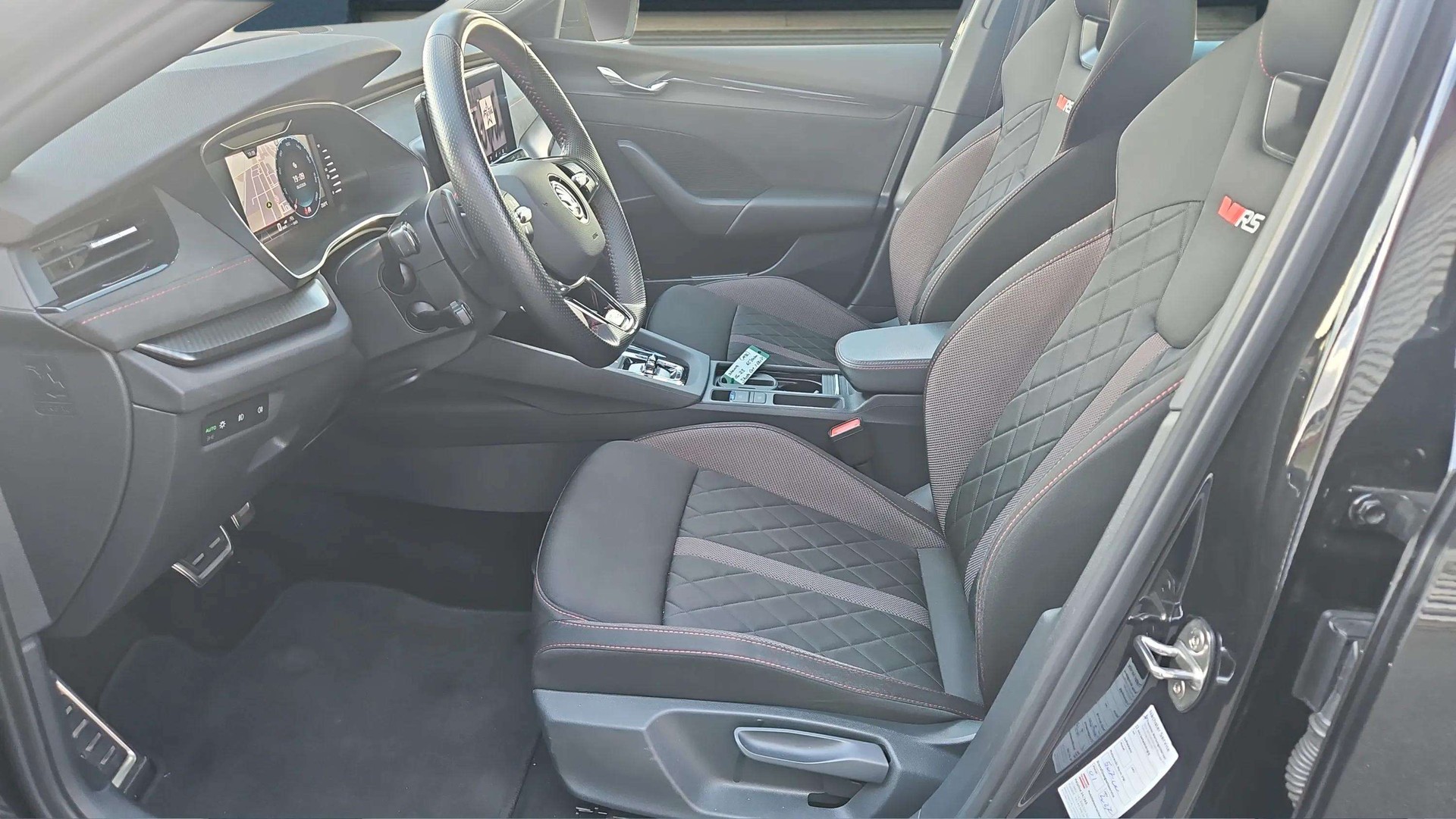 SKODA Octavia Combi 2.0 TDI DSG RS 4x4 mit AHK & 5J Werksgarantie oder bis 100000km-image-10