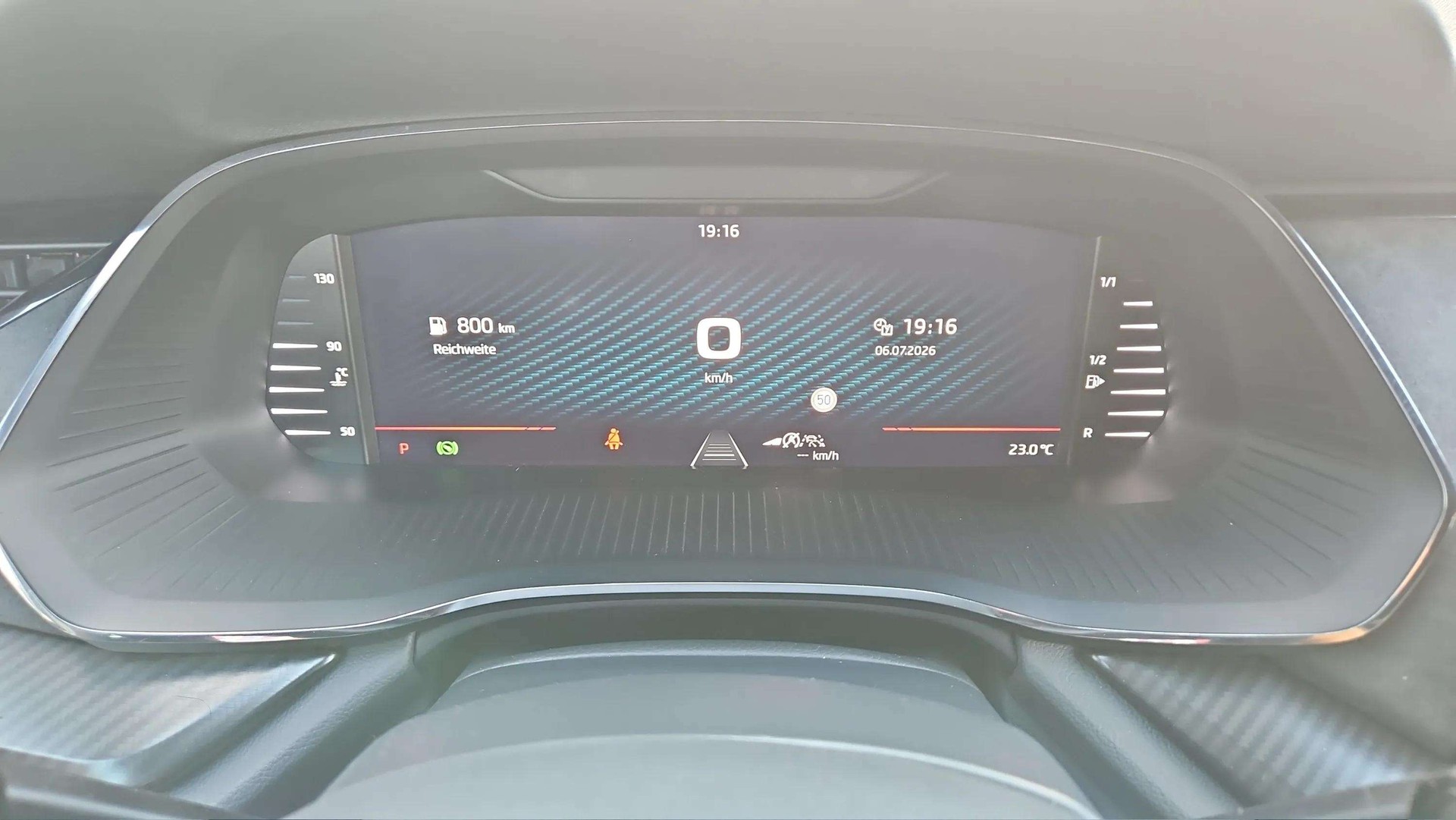 SKODA Octavia Combi 2.0 TDI DSG RS 4x4 mit AHK & 5J Werksgarantie oder bis 100000km-image-21