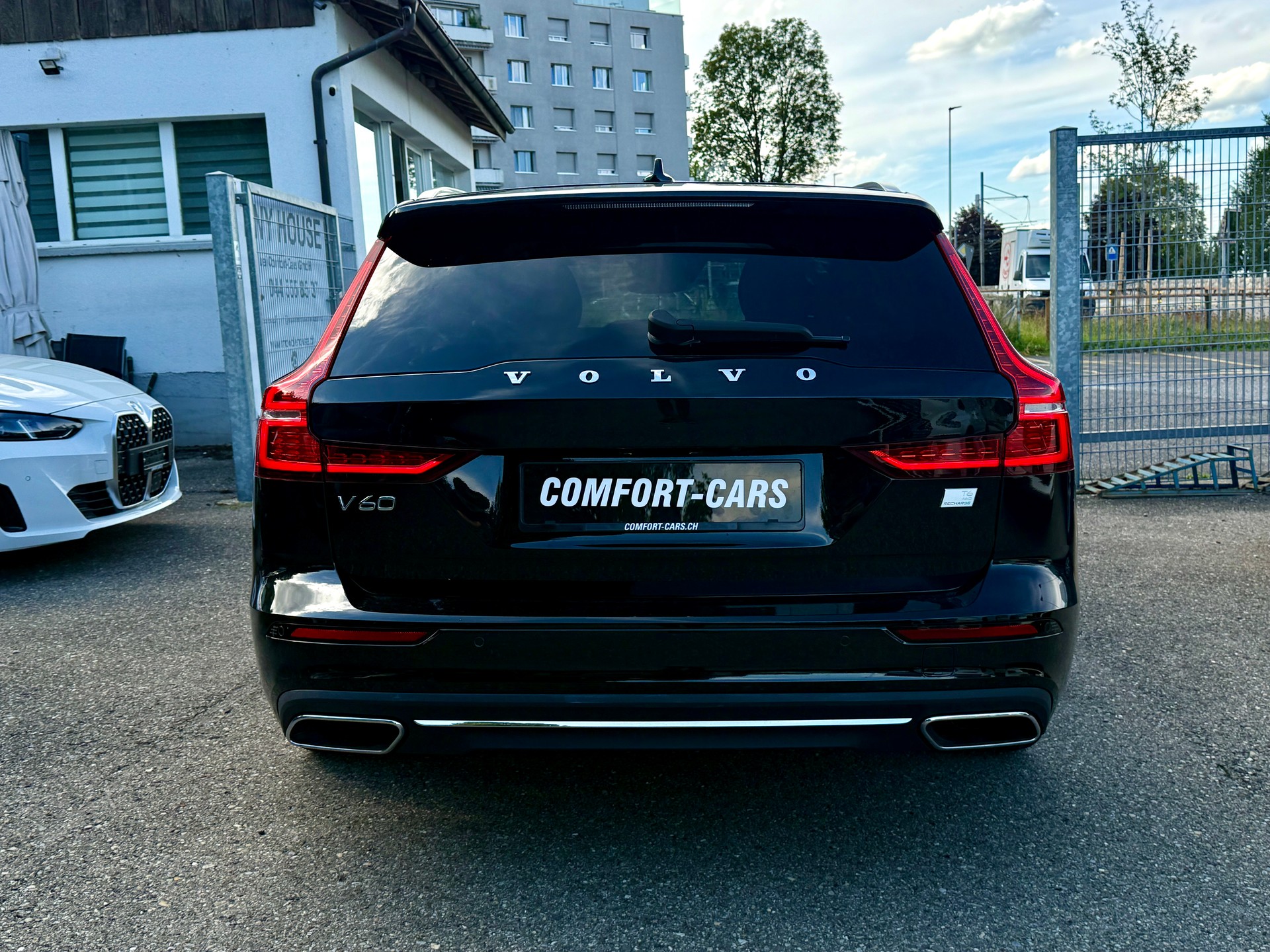VOLVO V60 T6 eAWD Twin Engine Inscription Geartronic-image-8