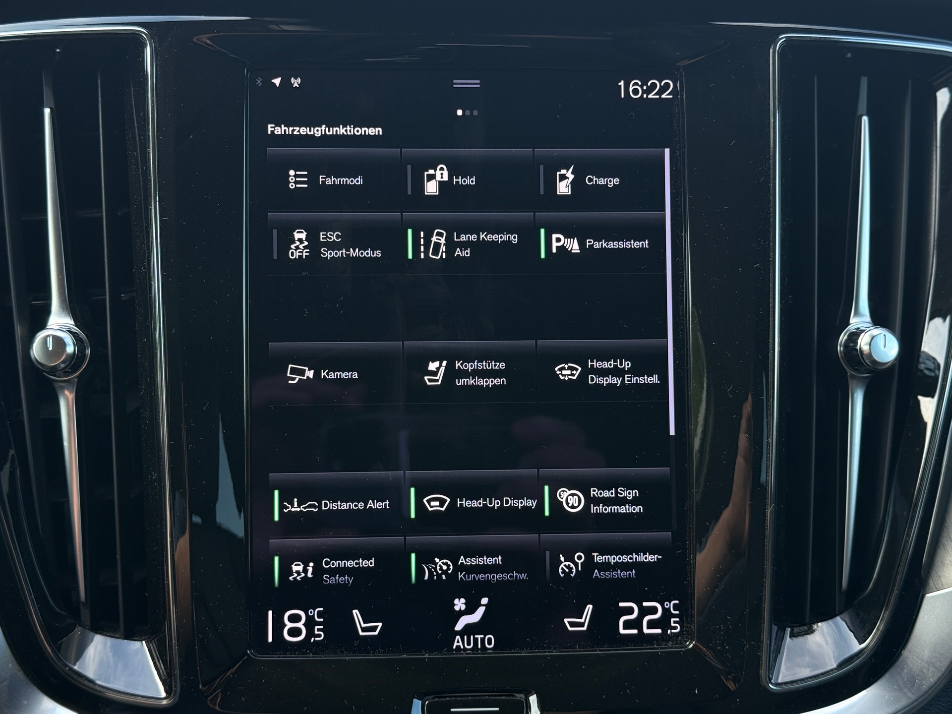 VOLVO V60 T6 eAWD Twin Engine Inscription Geartronic-image-22