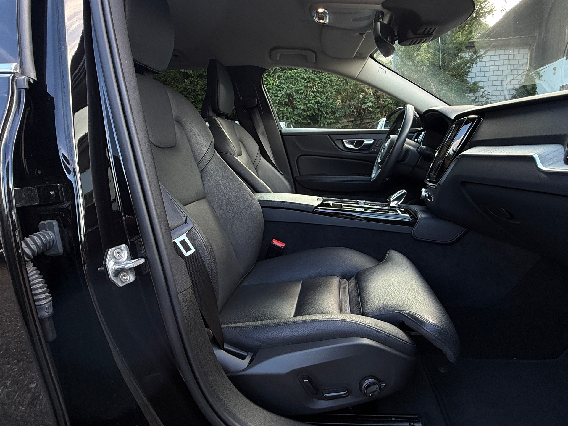 VOLVO V60 T6 eAWD Twin Engine Inscription Geartronic-image-10