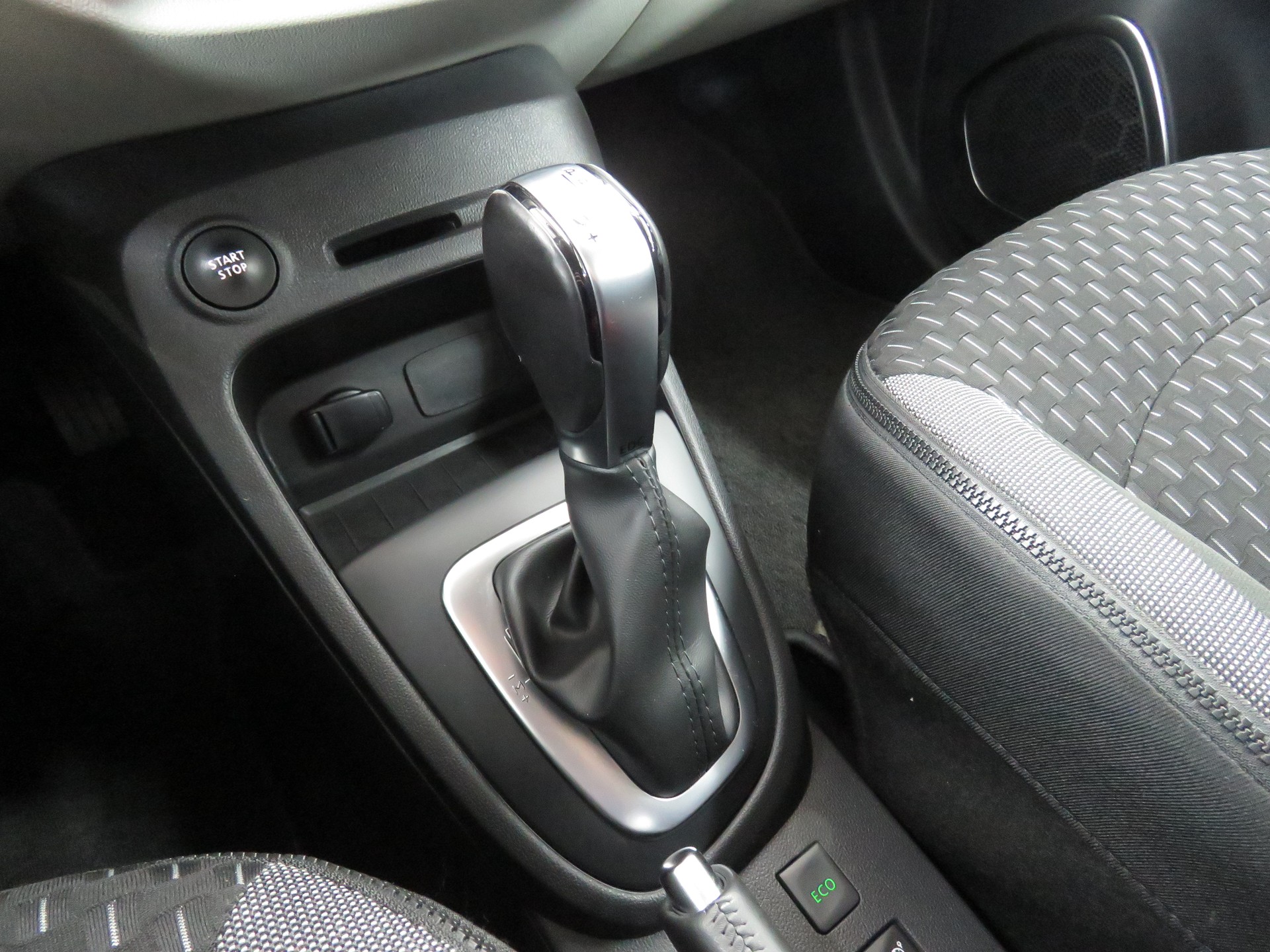 RENAULT Captur 1.2 T 16V Intens EDC (Automat, AHK 1.2 t)-image-15