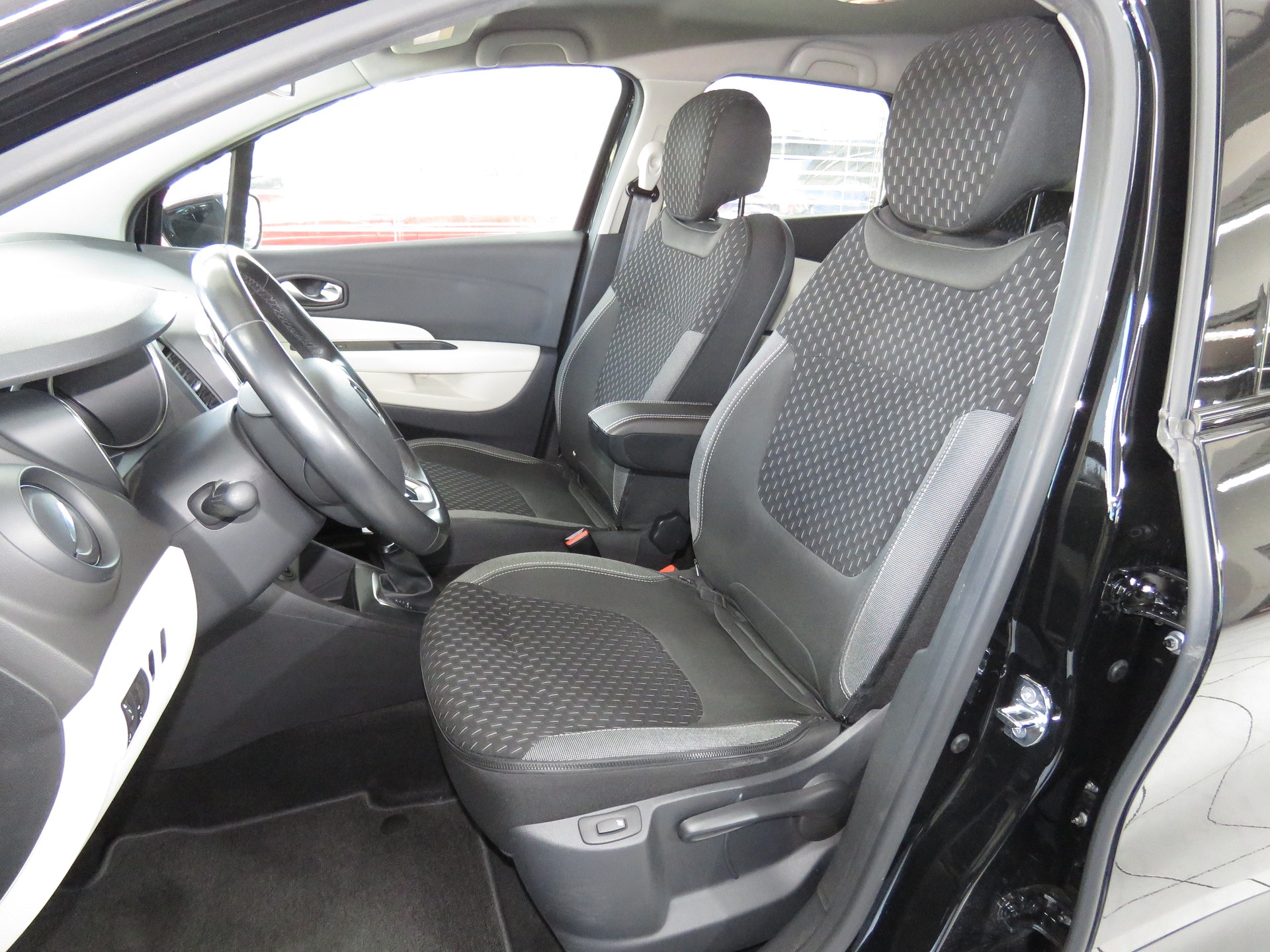 RENAULT Captur 1.2 T 16V Intens EDC (Automat, AHK 1.2 t)-image-7