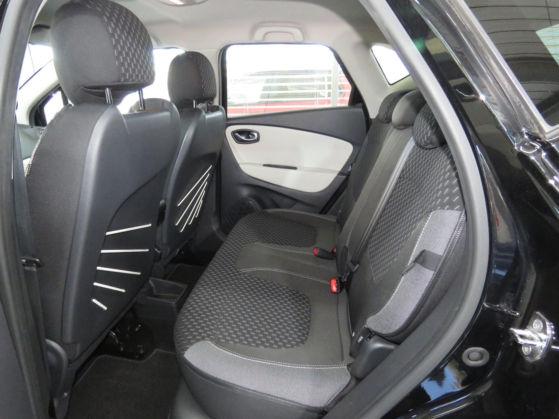RENAULT Captur 1.2 T 16V Intens EDC (Automat, AHK 1.2 t)-image-9