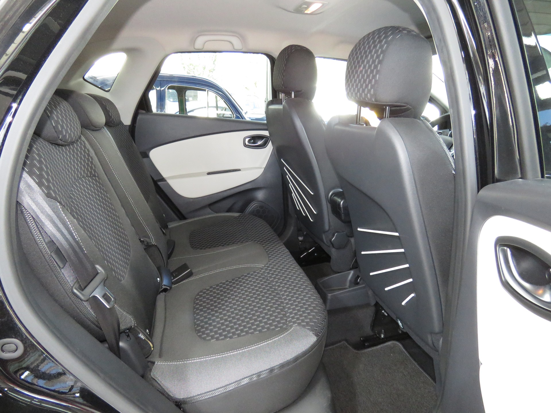 RENAULT Captur 1.2 T 16V Intens EDC (Automat, AHK 1.2 t)-image-13