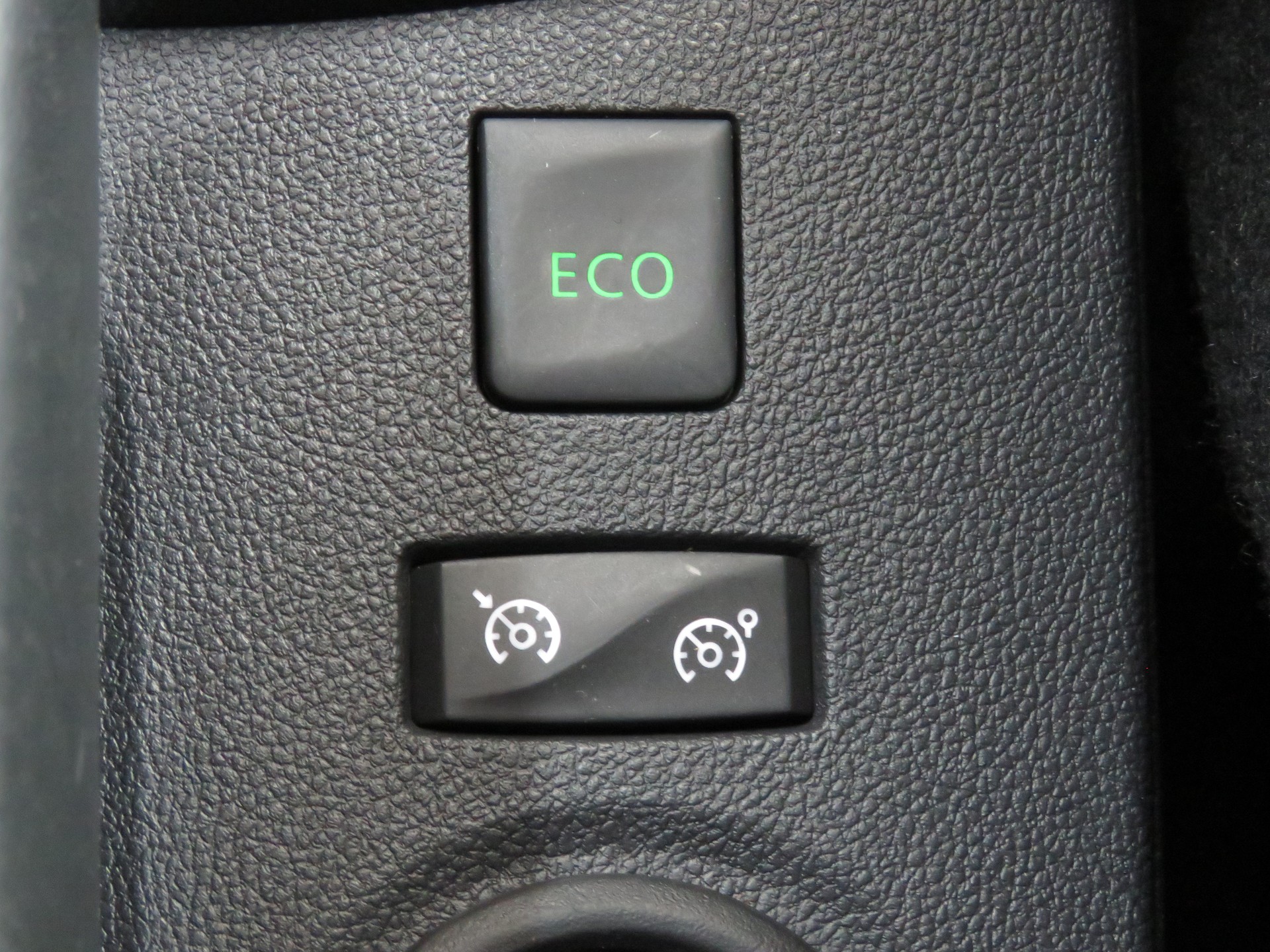 RENAULT Captur 1.2 T 16V Intens EDC (Automat, AHK 1.2 t)-image-16