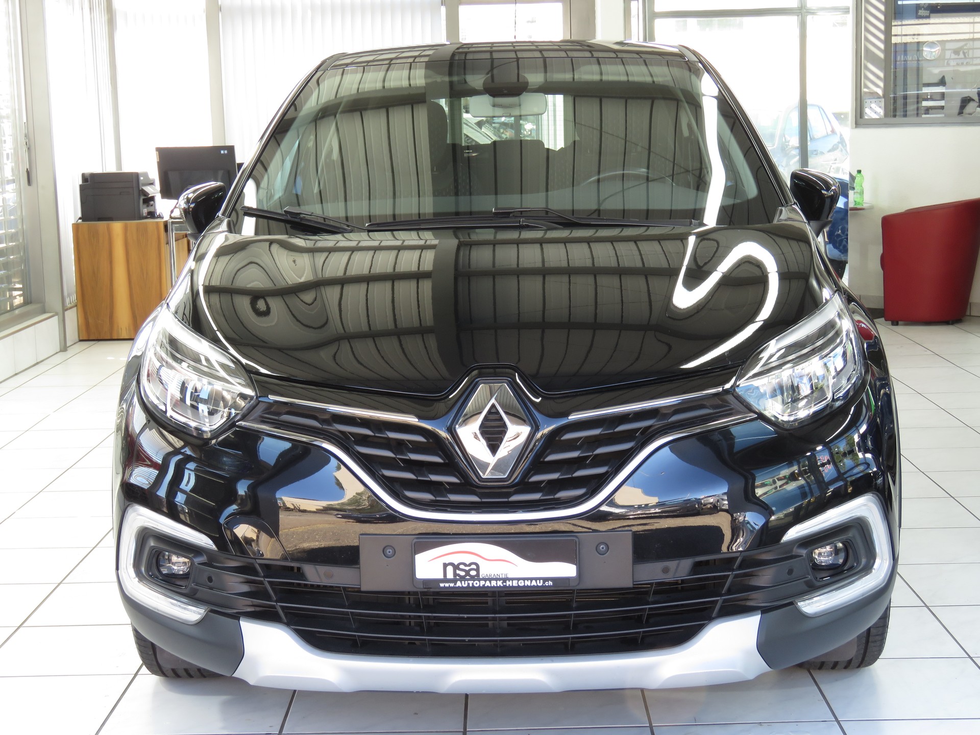 RENAULT Captur 1.2 T 16V Intens EDC (Automat, AHK 1.2 t)-showroom-element-1