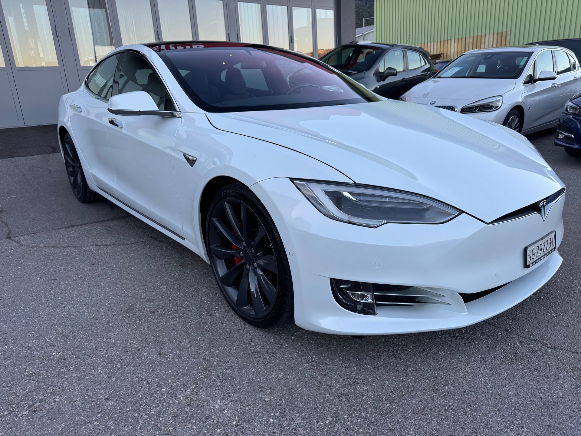 TESLA Model S 100 Ludicrous Performance-showroom-element-1