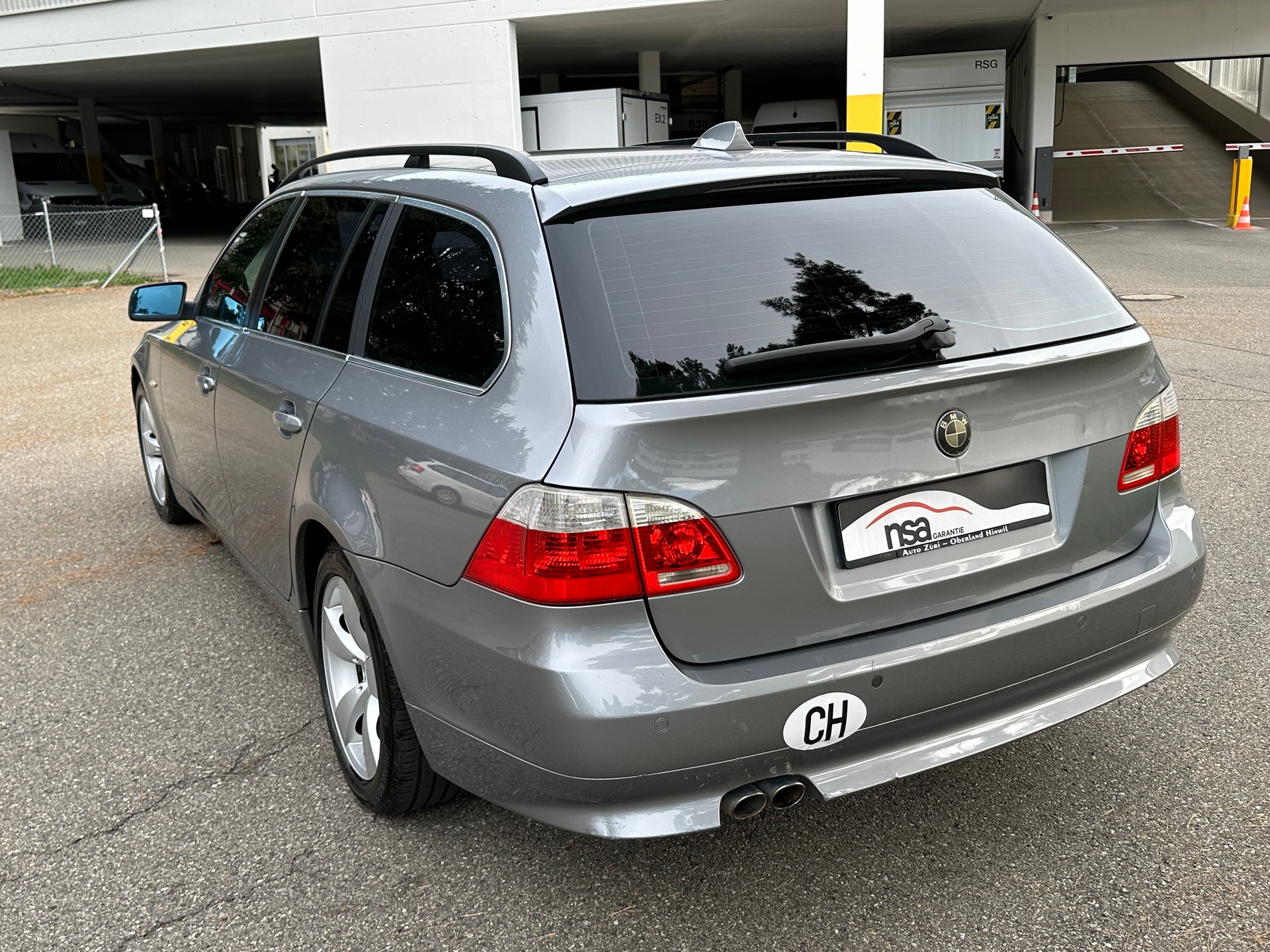 BMW 530d Touring-image-3