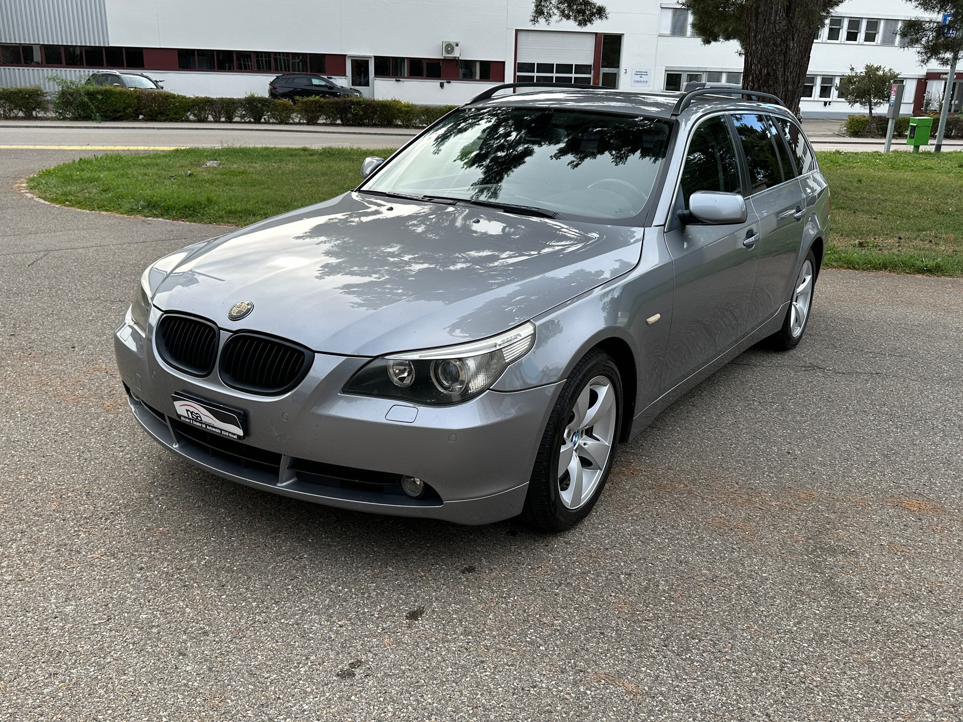 BMW 530d Touring-image-1