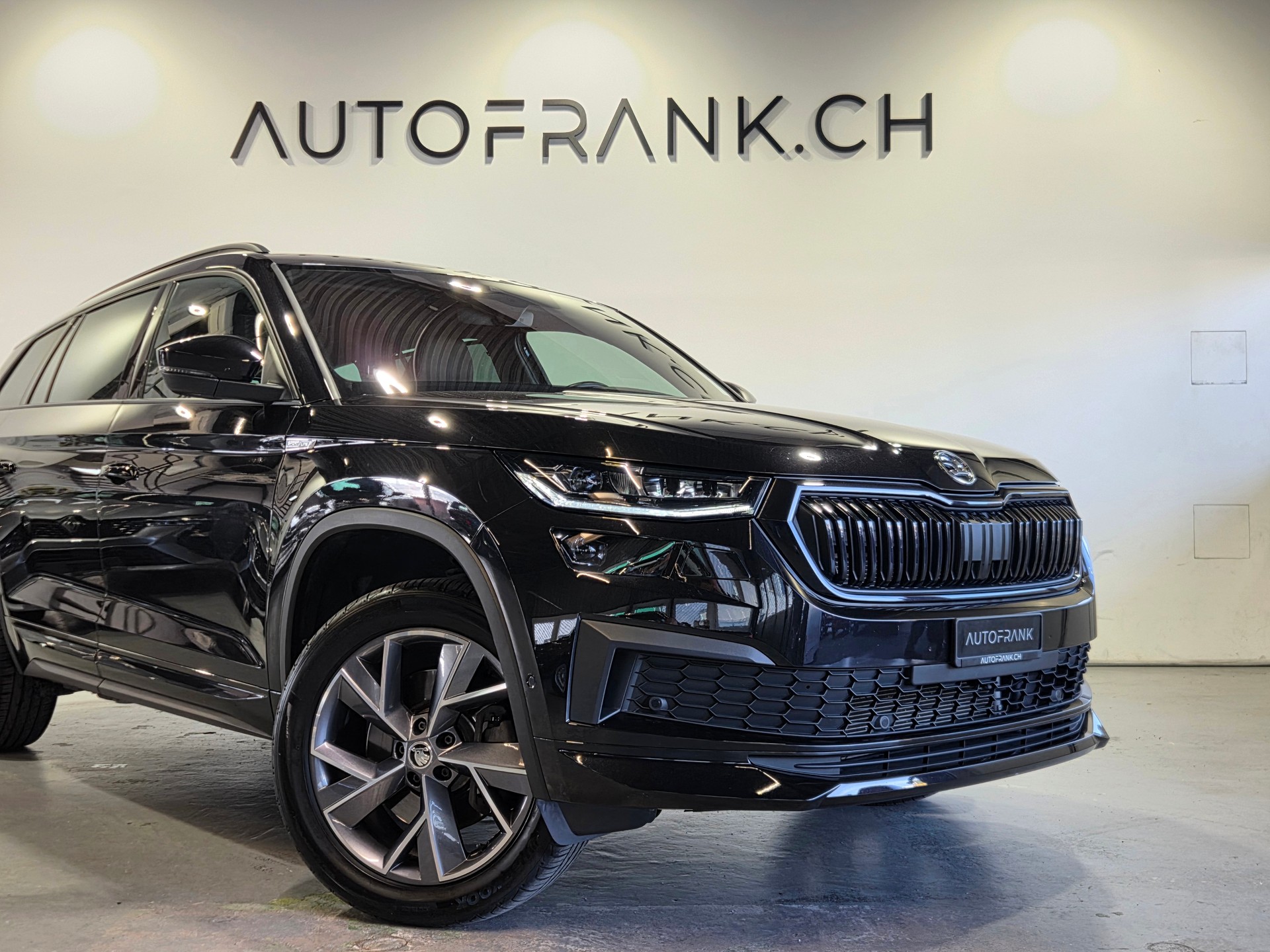 SKODA Kodiaq 2.0 TDI 200 Sportline DSG 7-Plätzer-showroom-element-3