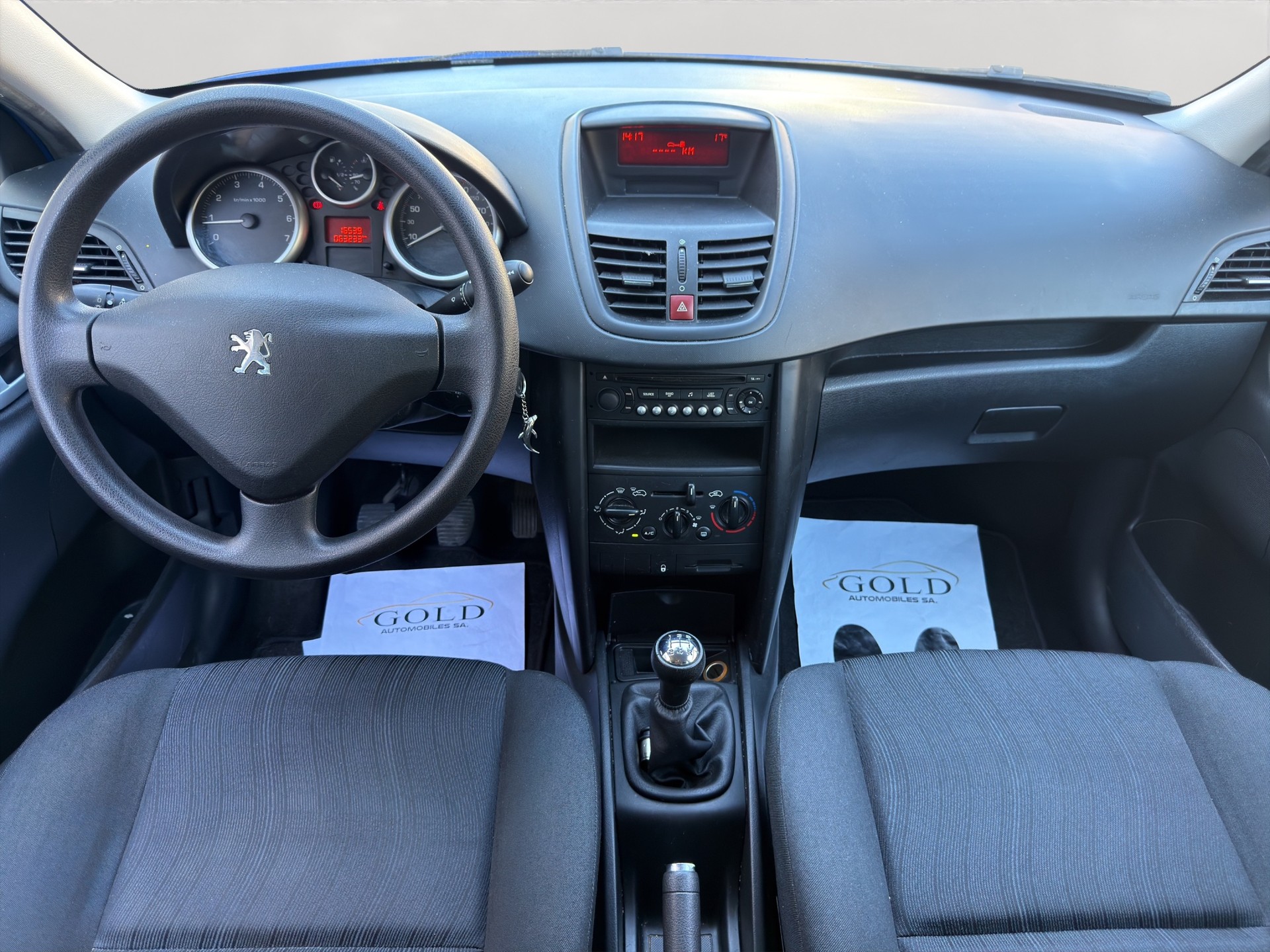 PEUGEOT 207 1.4 Urban-image-2