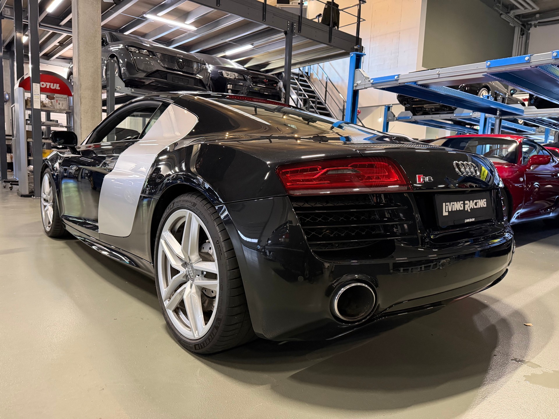 AUDI R8 Coupé 5.2 S-Tronic-showroom-element-2
