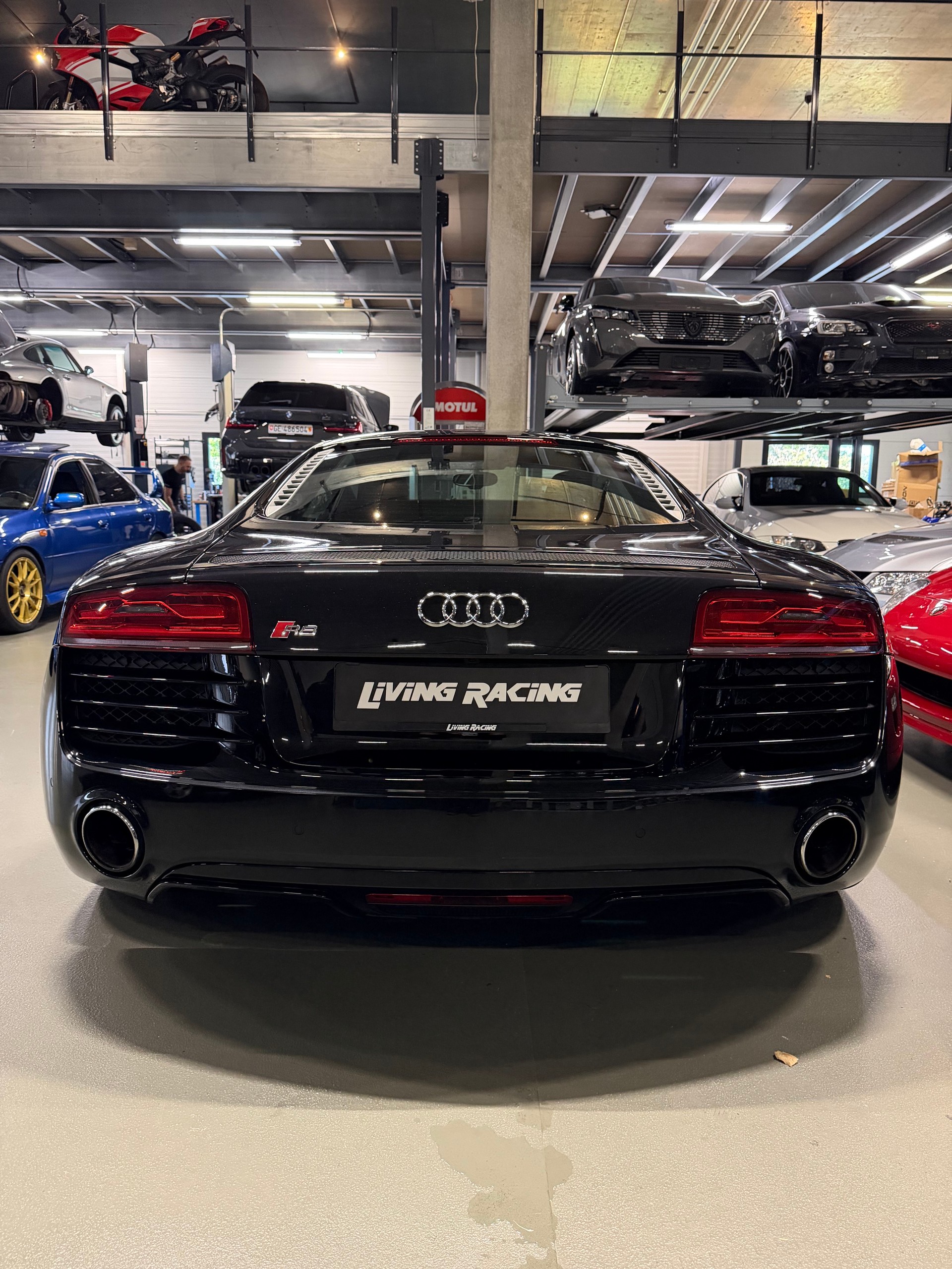 AUDI R8 Coupé 5.2 S-Tronic-showroom-element-3