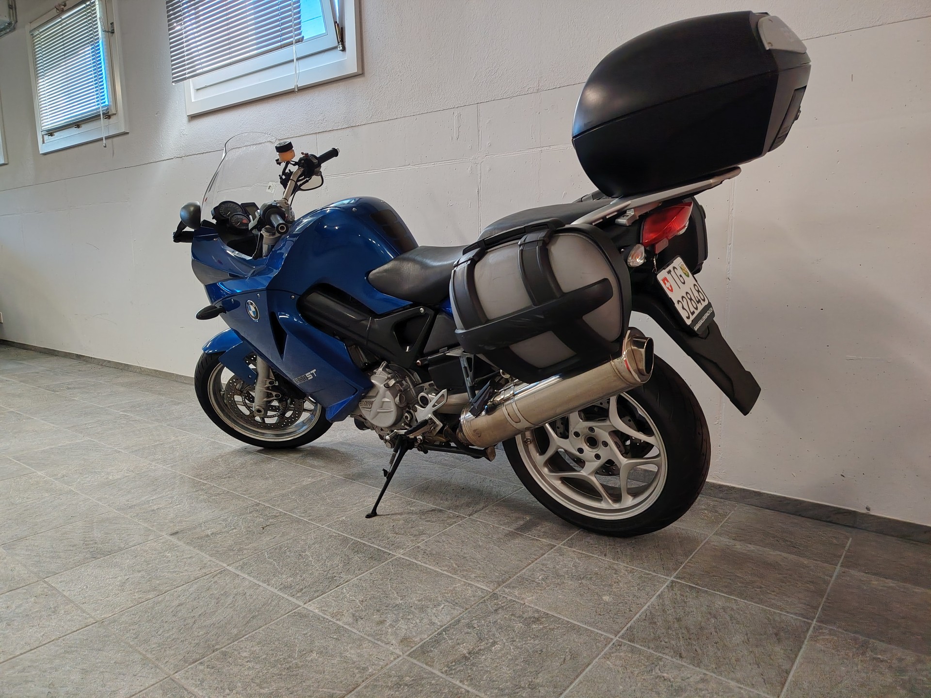 BMW F 800 ST-image-2