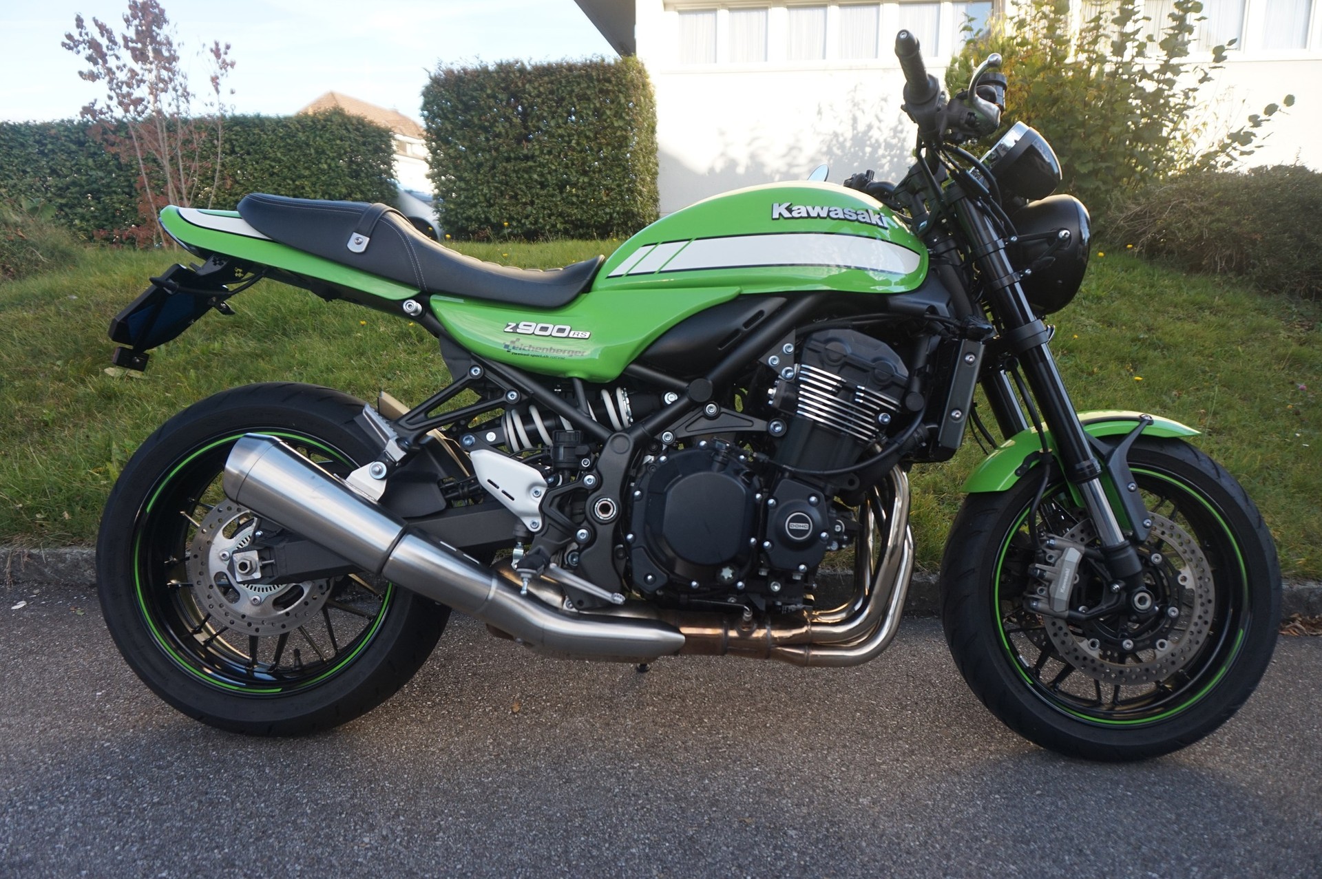 KAWASAKI Z 900RS ABS Vintage Lime Green mit goldenem Scheinwerferglas-image-2